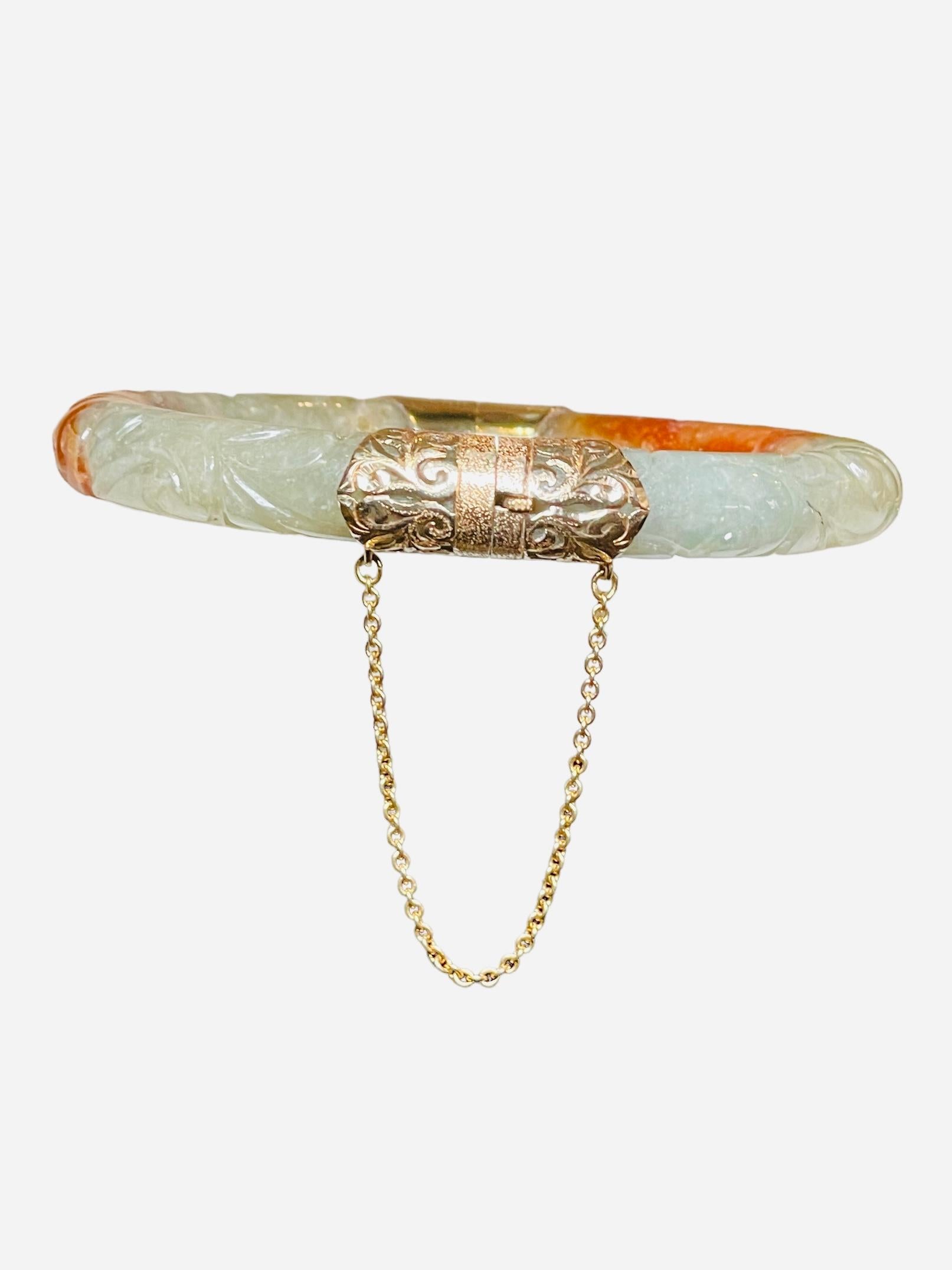 Bracciale di giadeite intagliata in oro 14K in vendita 2