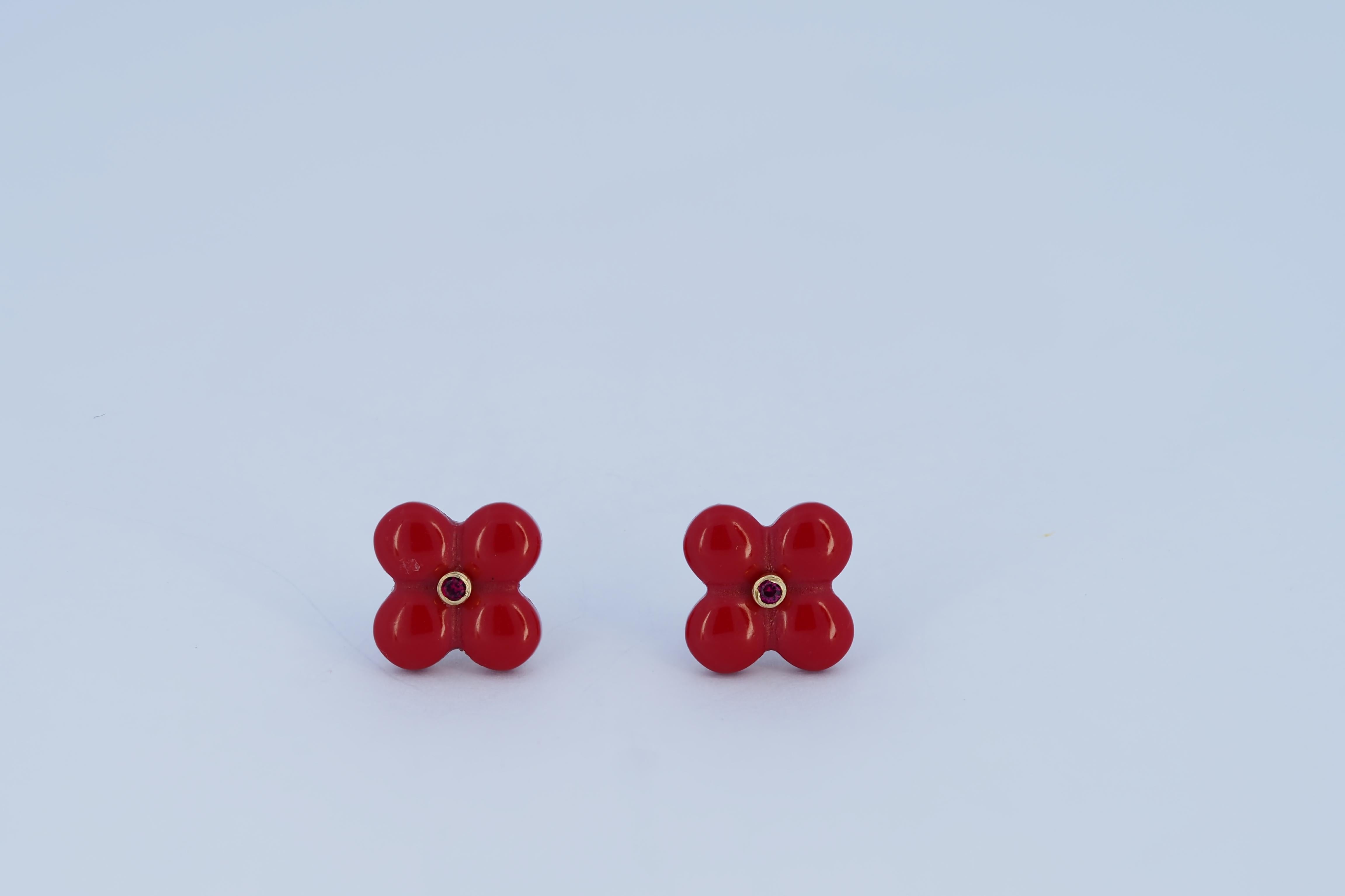 Women's 14k gold carved red coral of pearl flower earrings studs. For Sale
