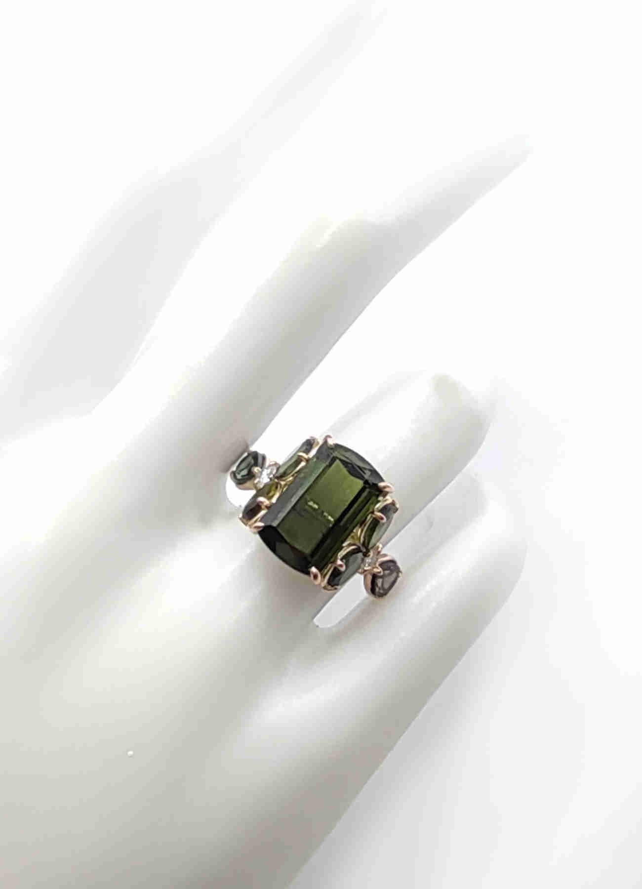 14K Gold Certified Green Tourmaline - Diamond Ring - Perfect Gift For Sale 4