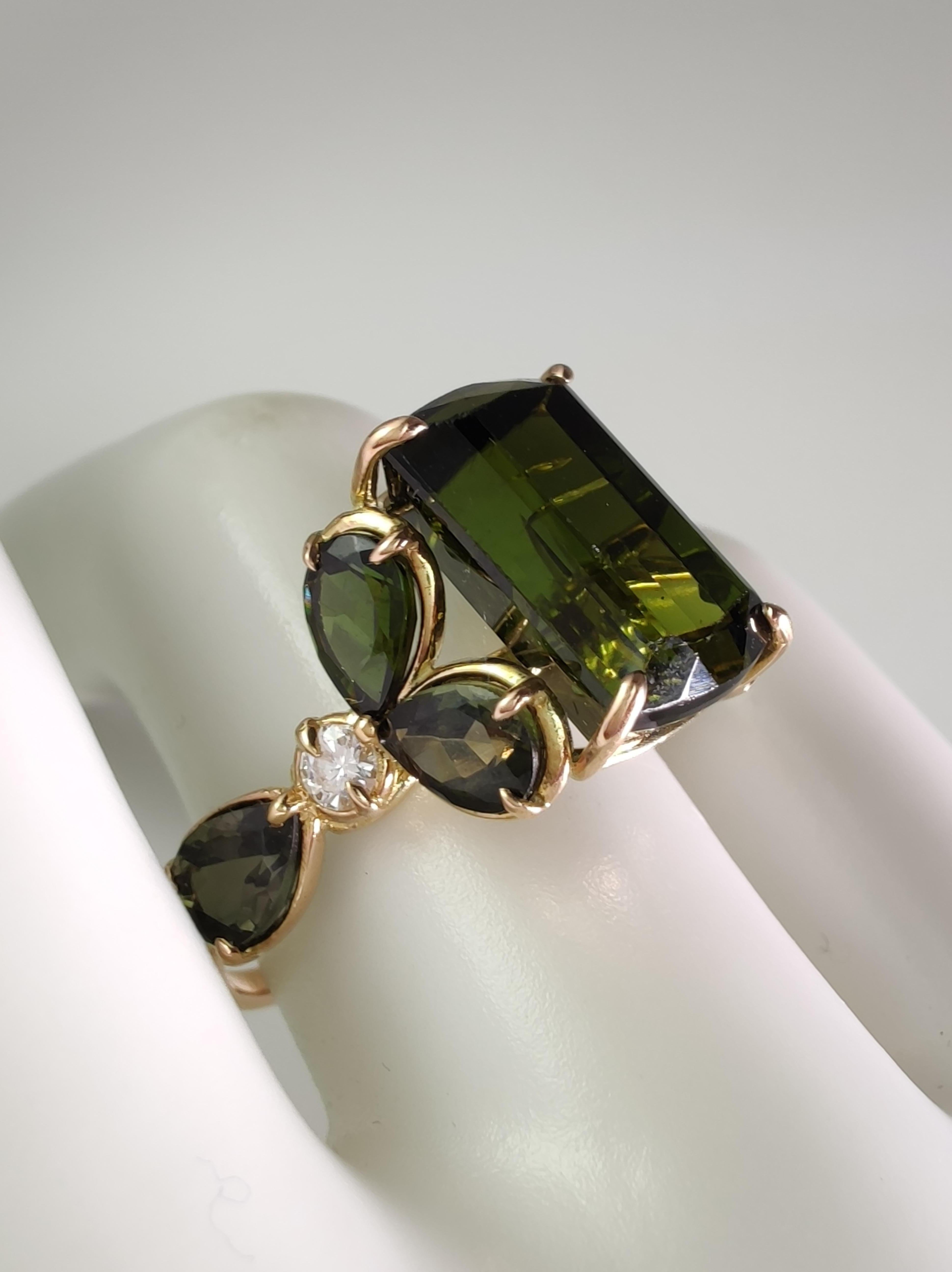 14K Gold Certified Green Tourmaline - Diamond Ring - Perfect Gift For Sale 2