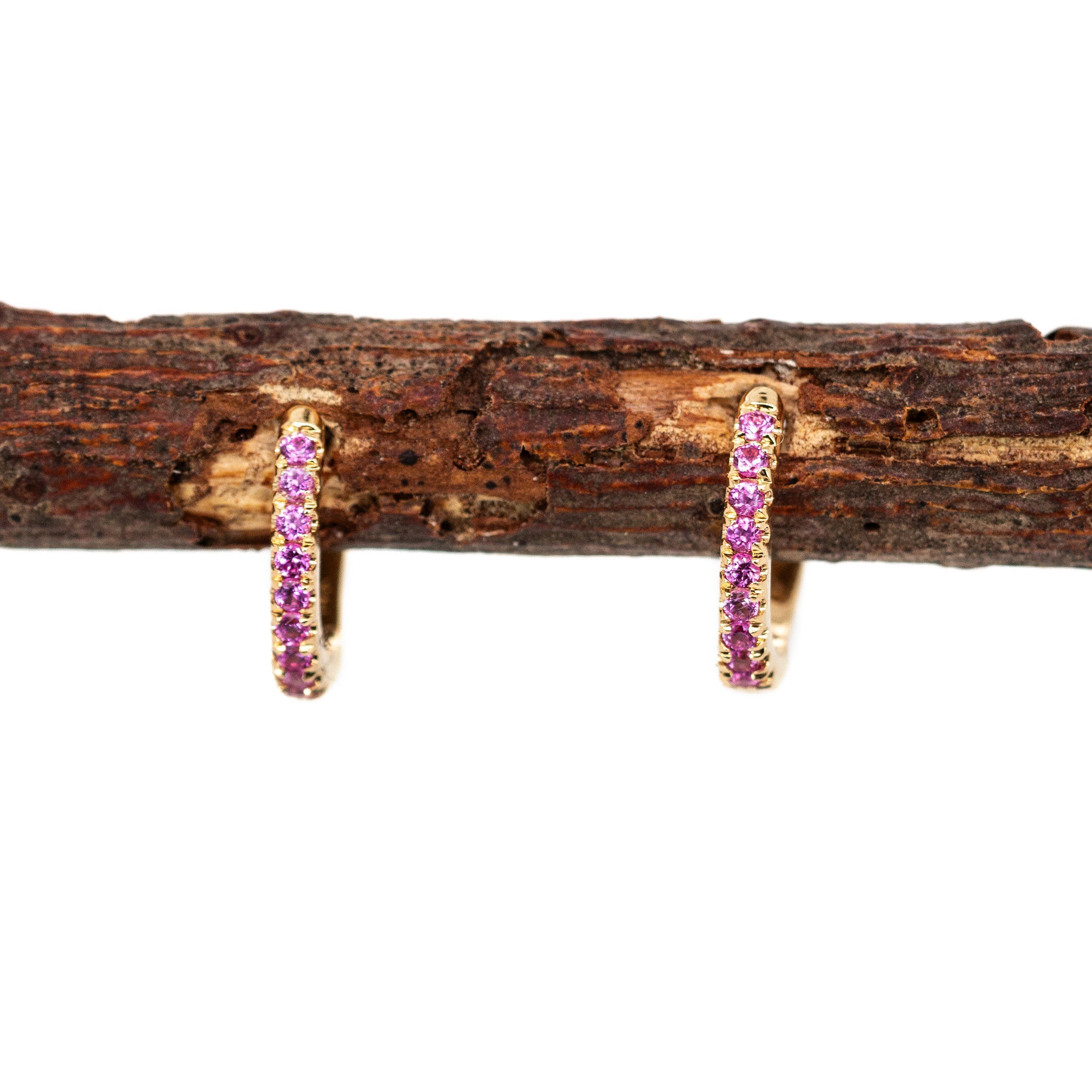Taglio rotondo Abbracci in oro 14K con zaffiro rosa di Ceylon  Chiusura posteriore 10 mm in vendita
