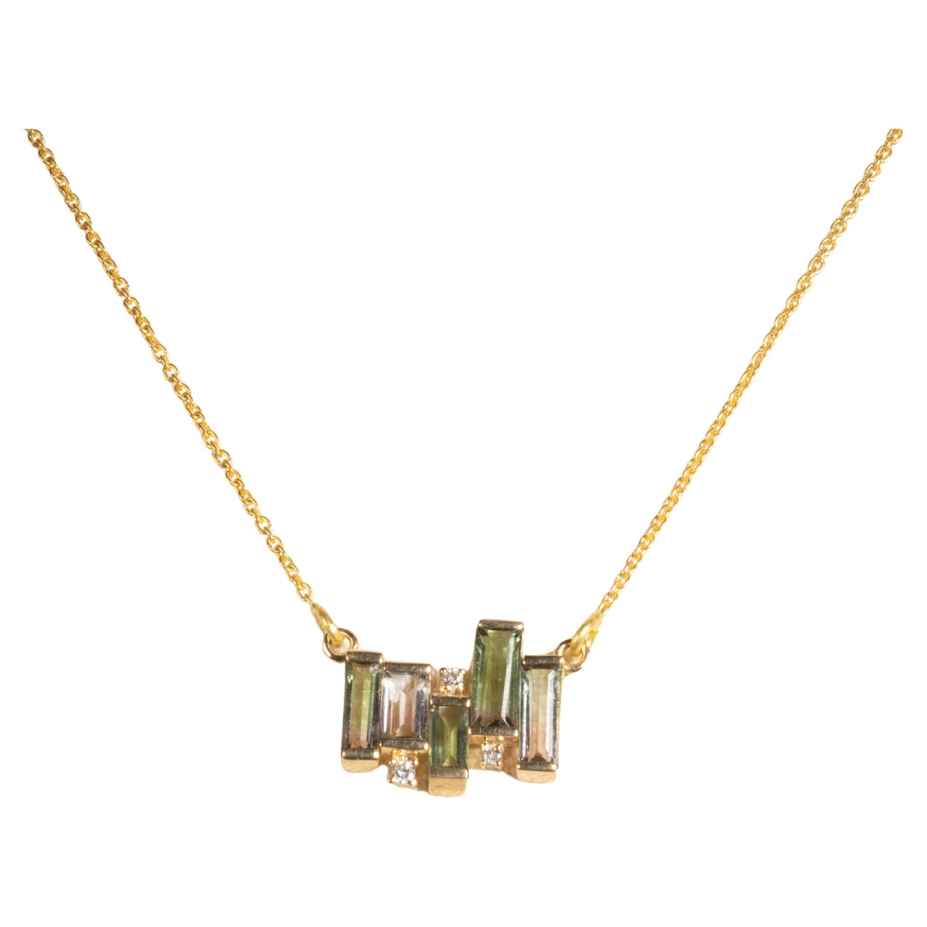 14K Gold Chain Necklace with Green Tourmaline and Diamond Pendant For Sale