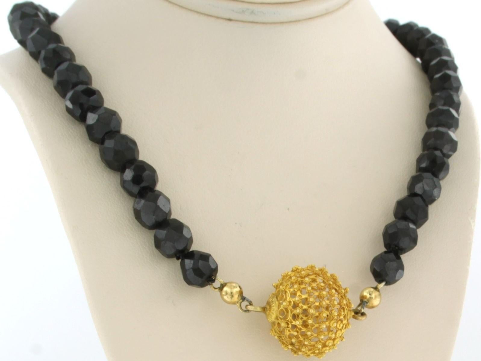 Bead 14k gold clasp and garnet bead necklace with gold center piece - 44 cm long For Sale