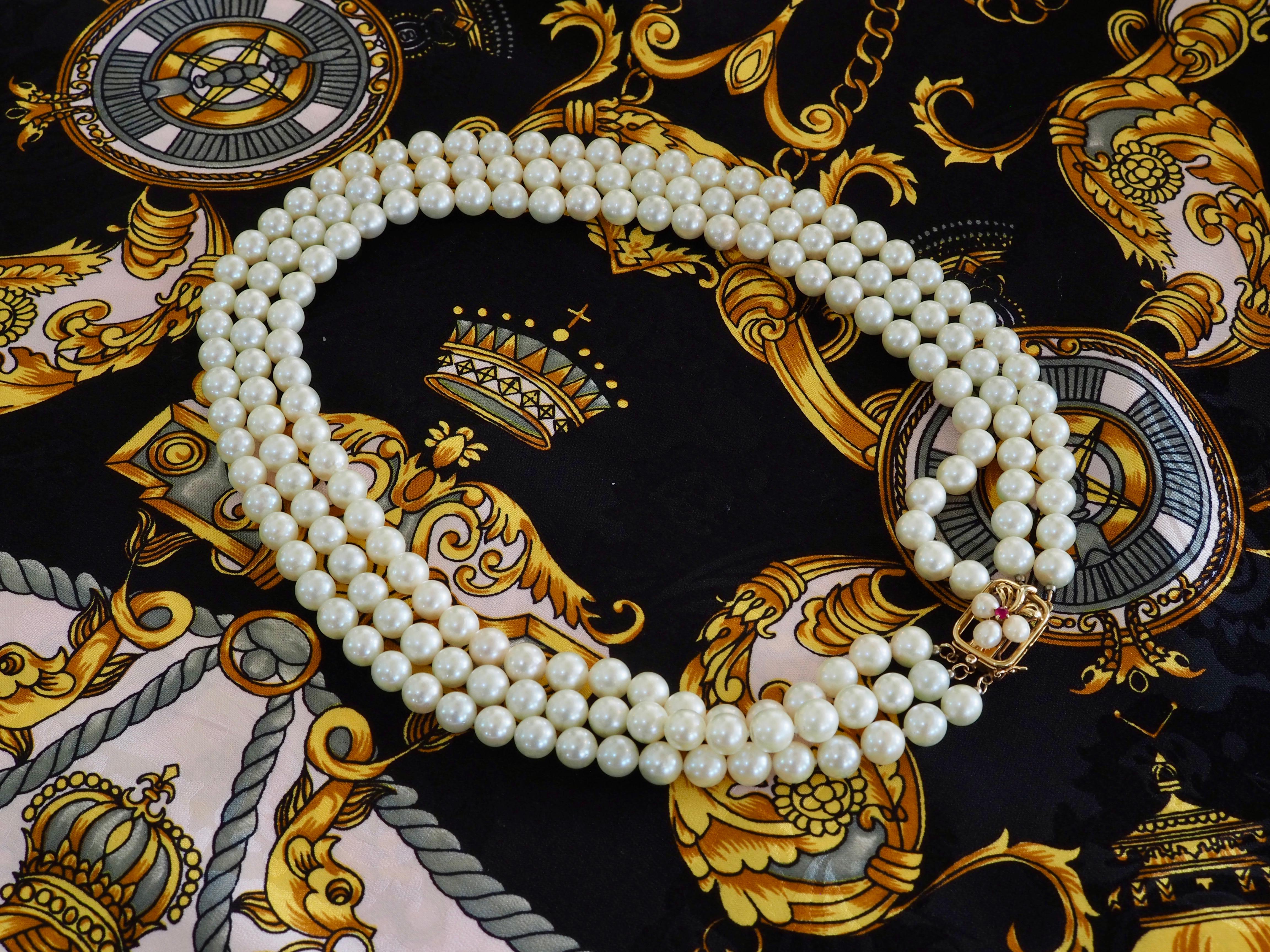 Collana a tre fili con chiusura in oro 14K e perle di mare bianche da 7 mm, 17 pollici in vendita 6