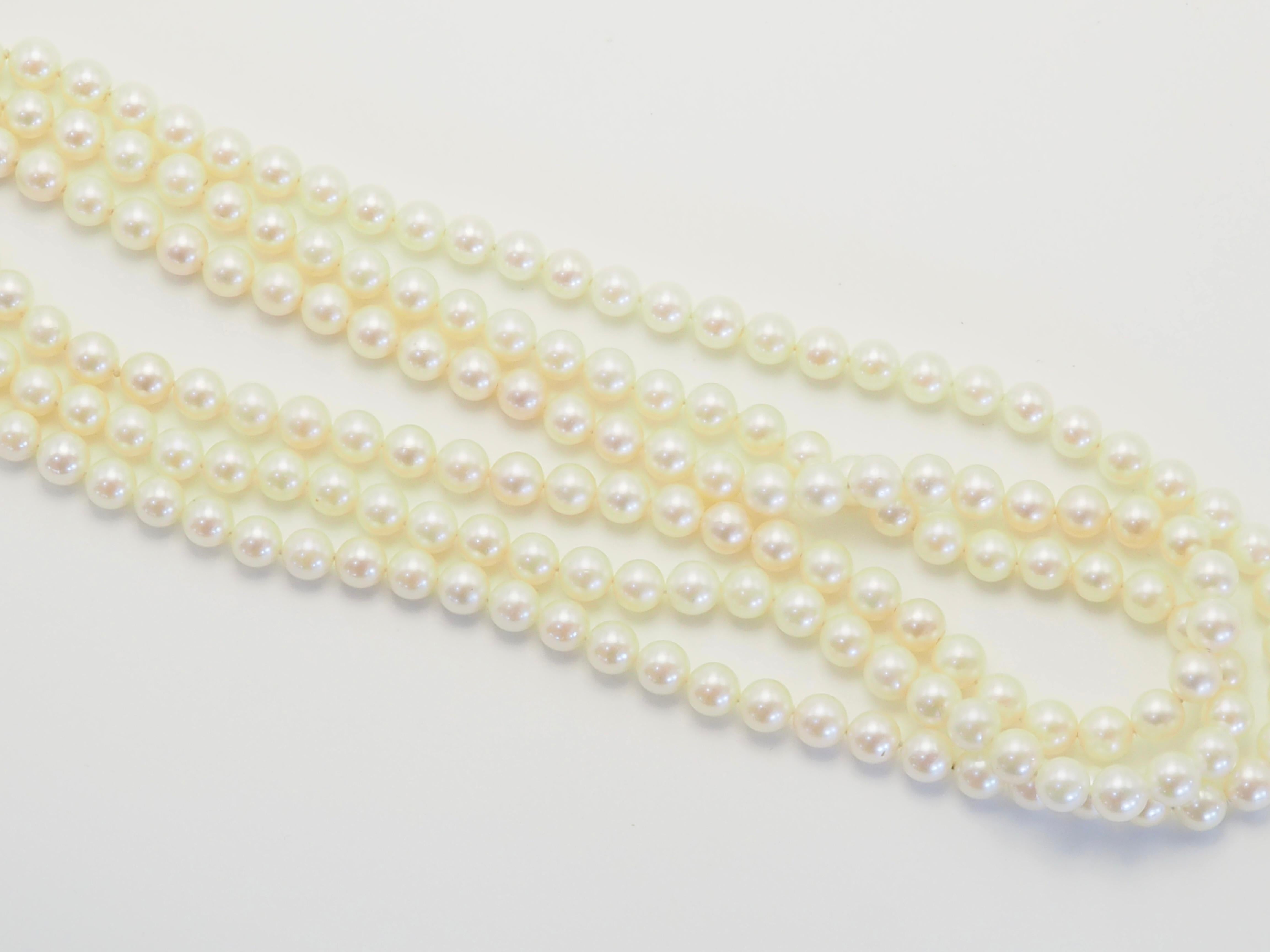 Collana a tre fili con chiusura in oro 14K e perle di mare bianche da 7 mm, 17 pollici In condizioni ottime in vendita a เกาะสมุย, TH