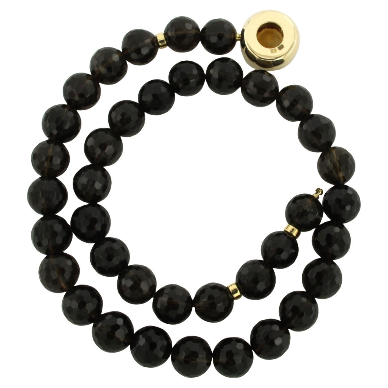 Chiusura in oro 14k su una collana di perle di granato con centro in oro - lunghezza 43 cm

descrizione dettagliata:

la collana è lunga 45 cm e larga 1,1 cm

la dimensione della chiusura è di circa 1,8 cm di larghezza

peso 90,5 grammi

impostato