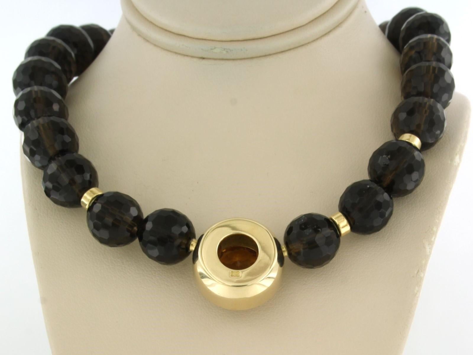 Taille brillant Fermoir en or 14 carats sur un collier de perles de grenat avec pièce centrale en or et citrine en vente