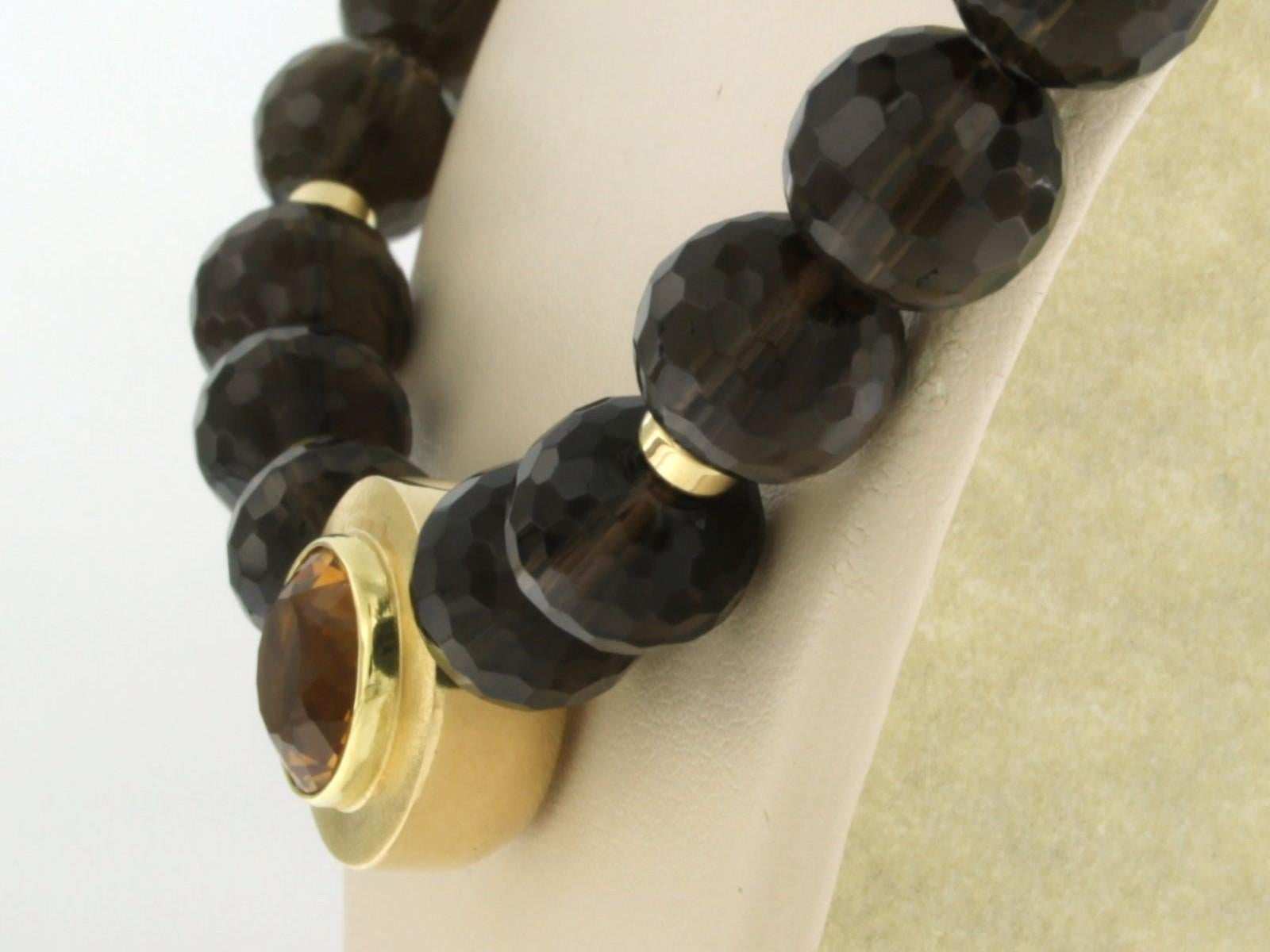 Fermoir en or 14 carats sur un collier de perles de grenat avec pièce centrale en or et citrine Excellent état - En vente à The Hague, ZH