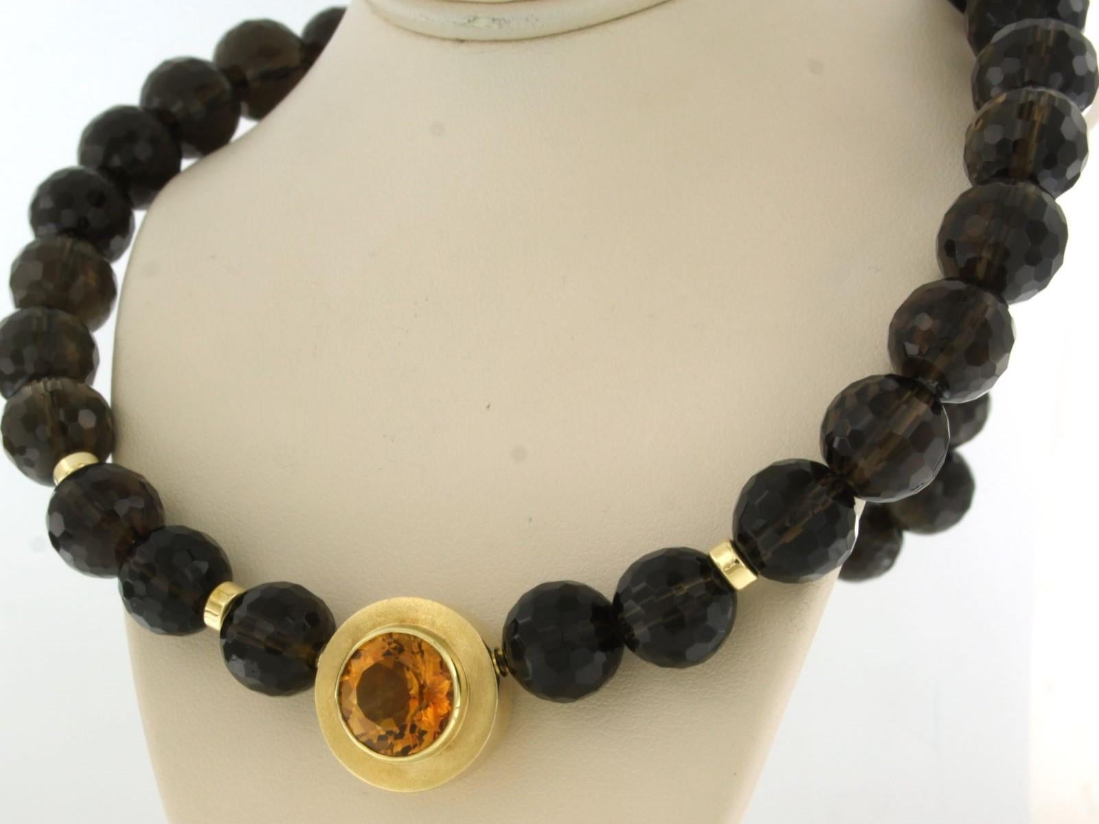 Fermoir en or 14 carats sur un collier de perles de grenat avec pièce centrale en or et citrine Pour femmes en vente
