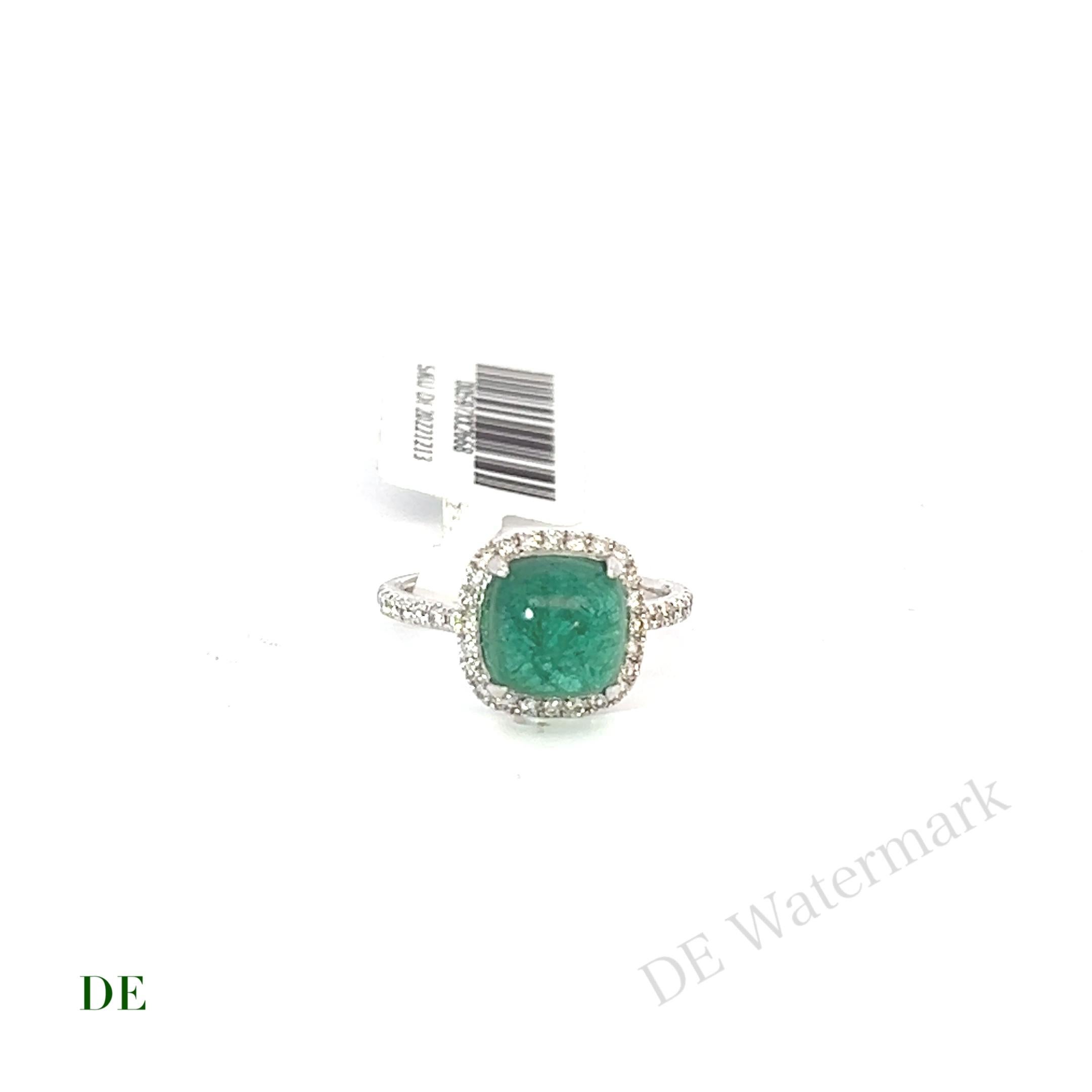 Women's or Men's 14k Gold Classic 3.85 Crt Cab Deep Green Emerald .4 Crt Diamond Cocktail Ring For Sale