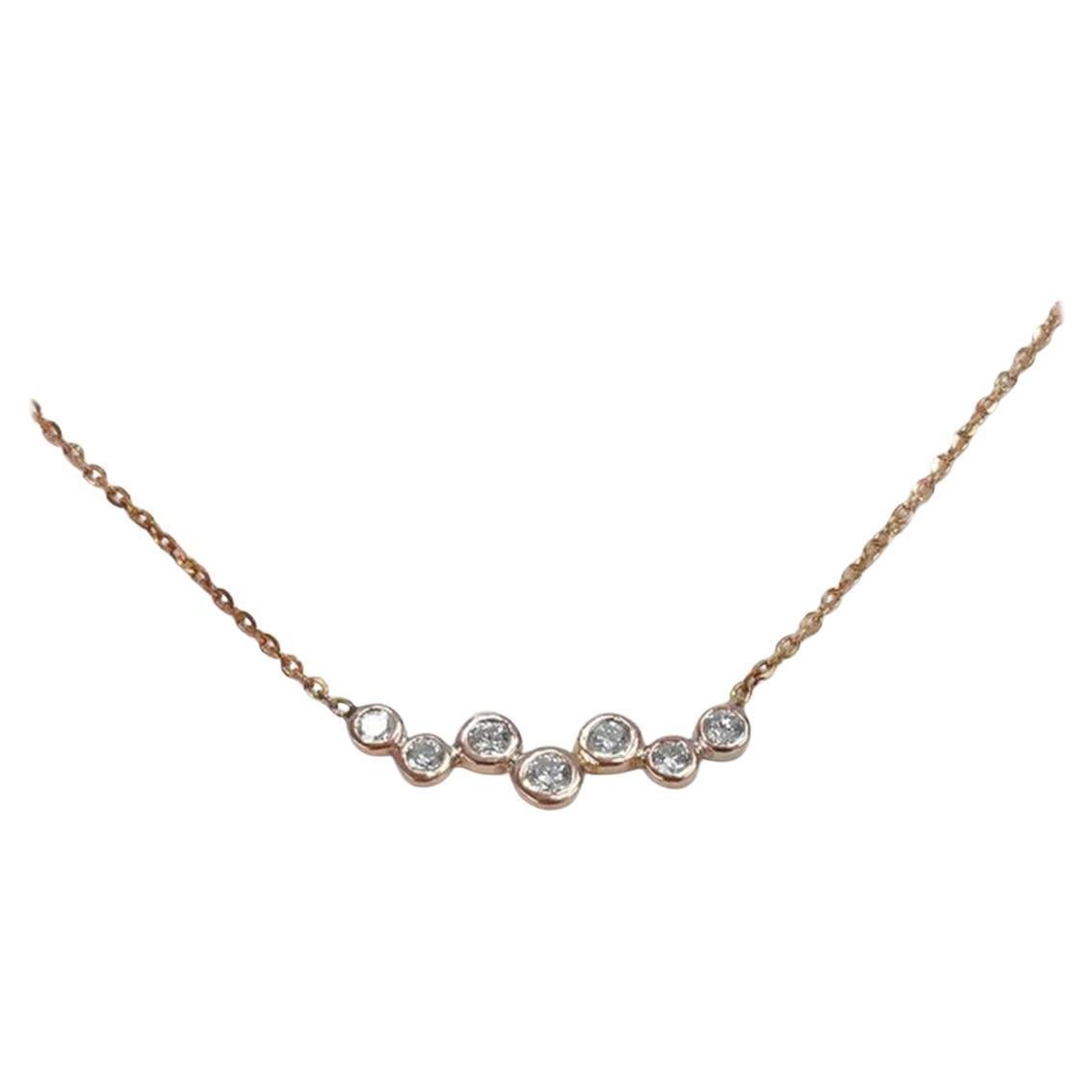 Cluster-Diamant-Halskette aus 14k massivem Gold.
Erhältlich in drei Goldfarben, Roségold / Weißgold / Gelbgold.

Natürlicher, echter, rund geschliffener Diamant - jeder Diamant wird von mir von Hand ausgewählt, um die Qualität zu gewährleisten, und