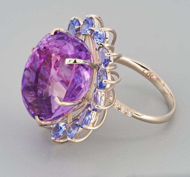 Women's 14k Gold Cocktail Ring with Amethyst, Tanzanites and Diamonds For Sale