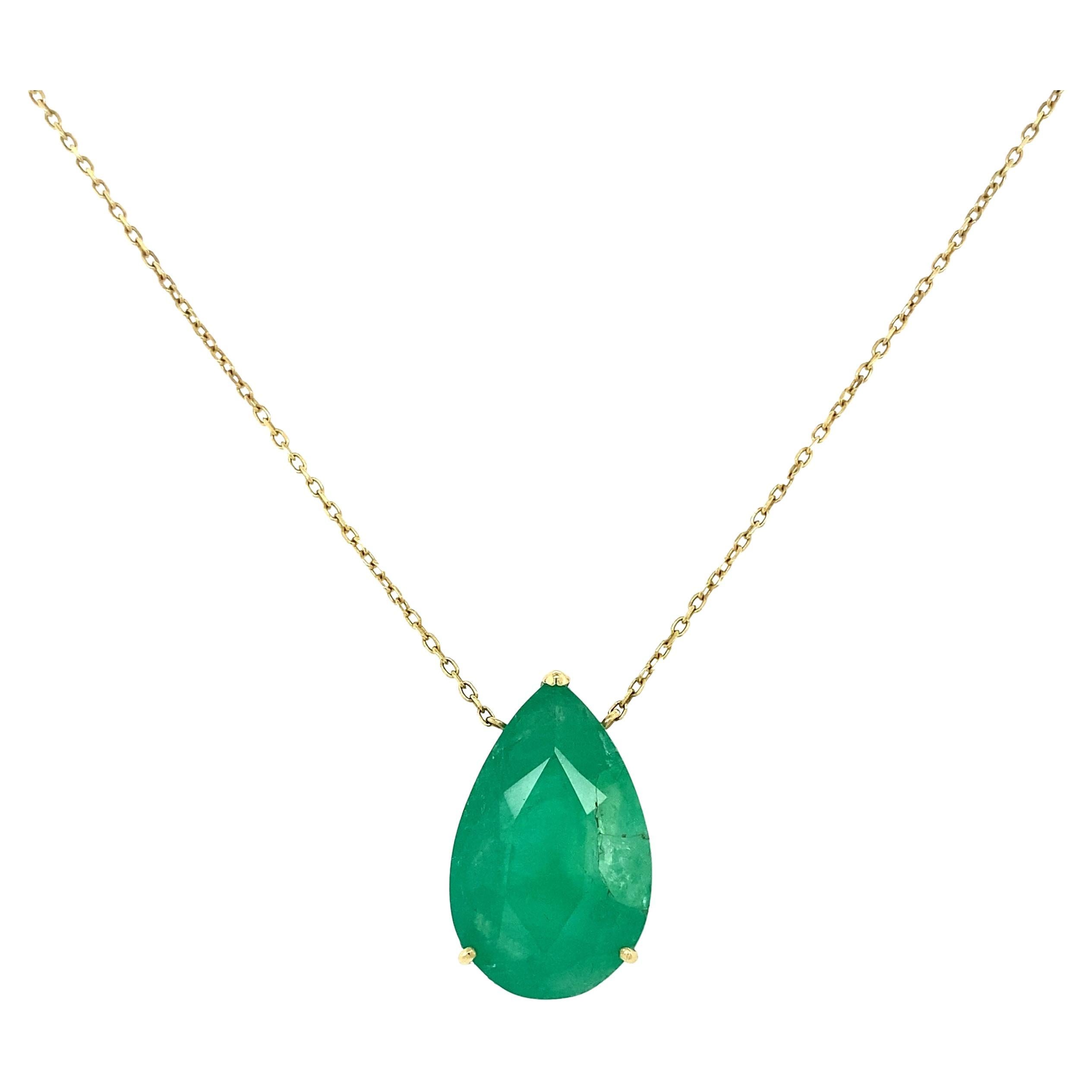 Gold Emerald Tennis Necklace For Sale at 1stDibs