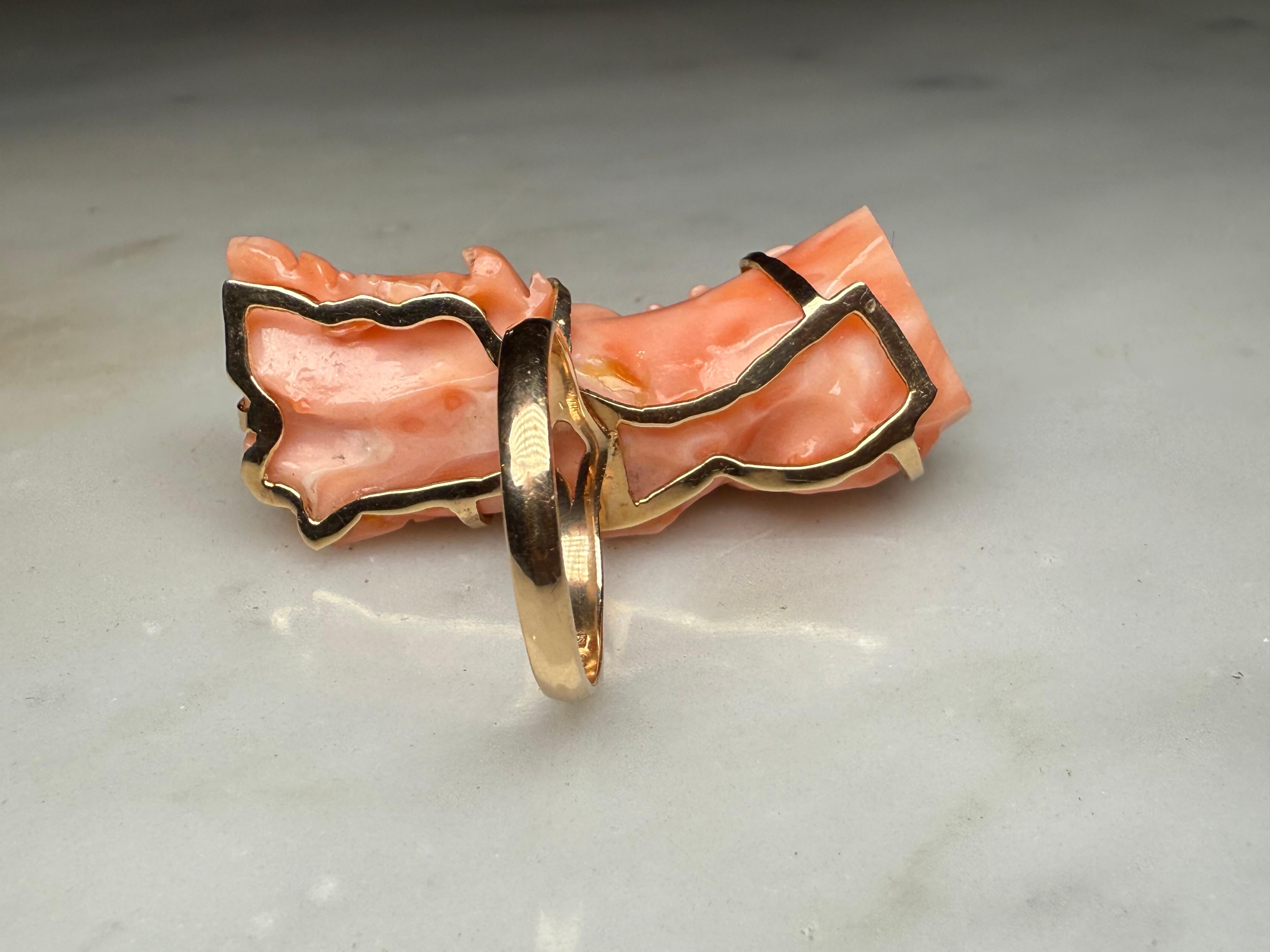 Anello di corallo in oro 14K in vendita 1