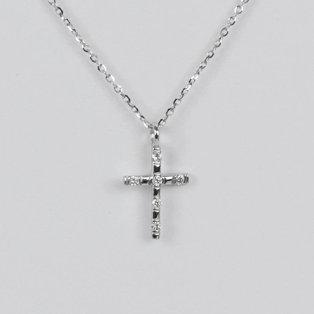 14k Gold Cross Necklace Christ Cross Pendant Religious Jesus Necklace In New Condition For Sale In Bangkok, TH