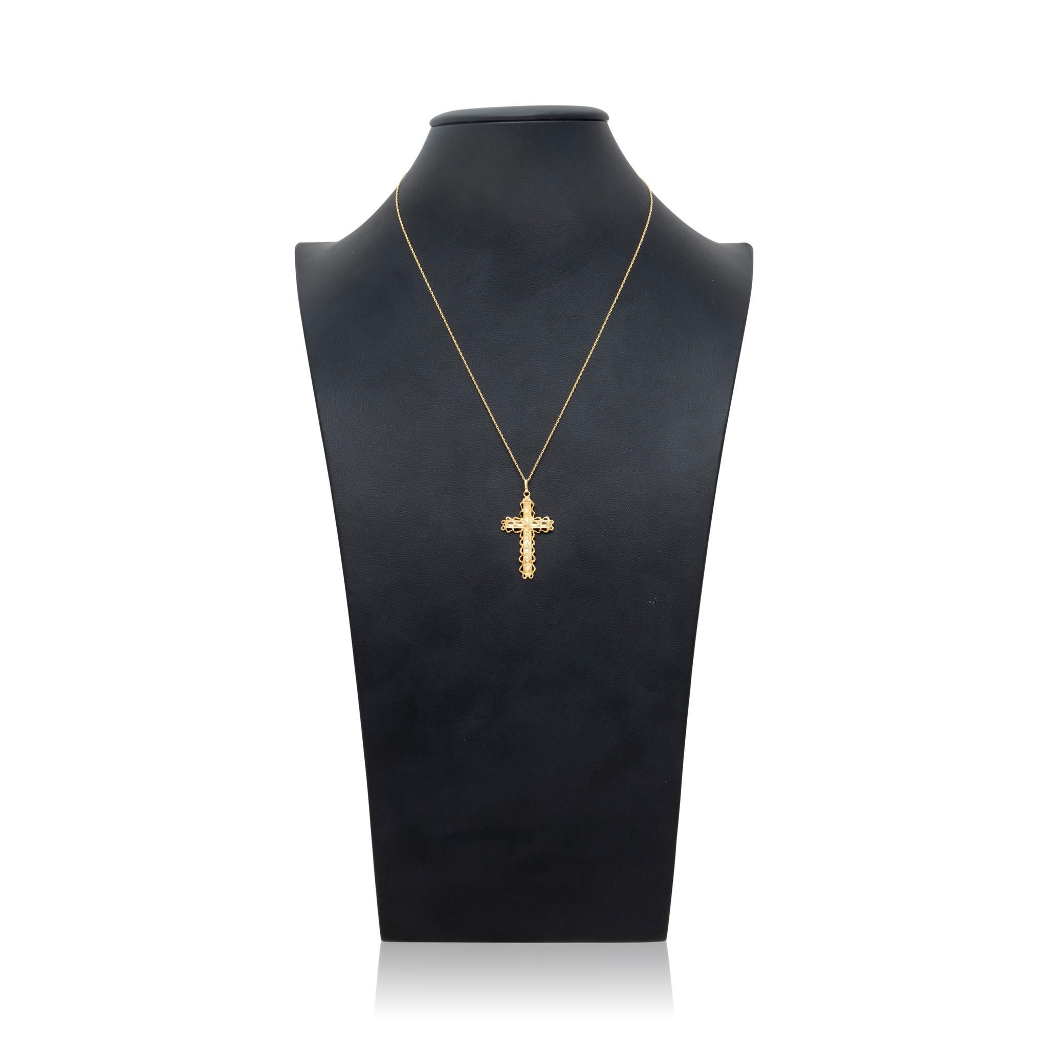 Women's or Men's 14K Gold Cross Necklace with Chain For Sale
