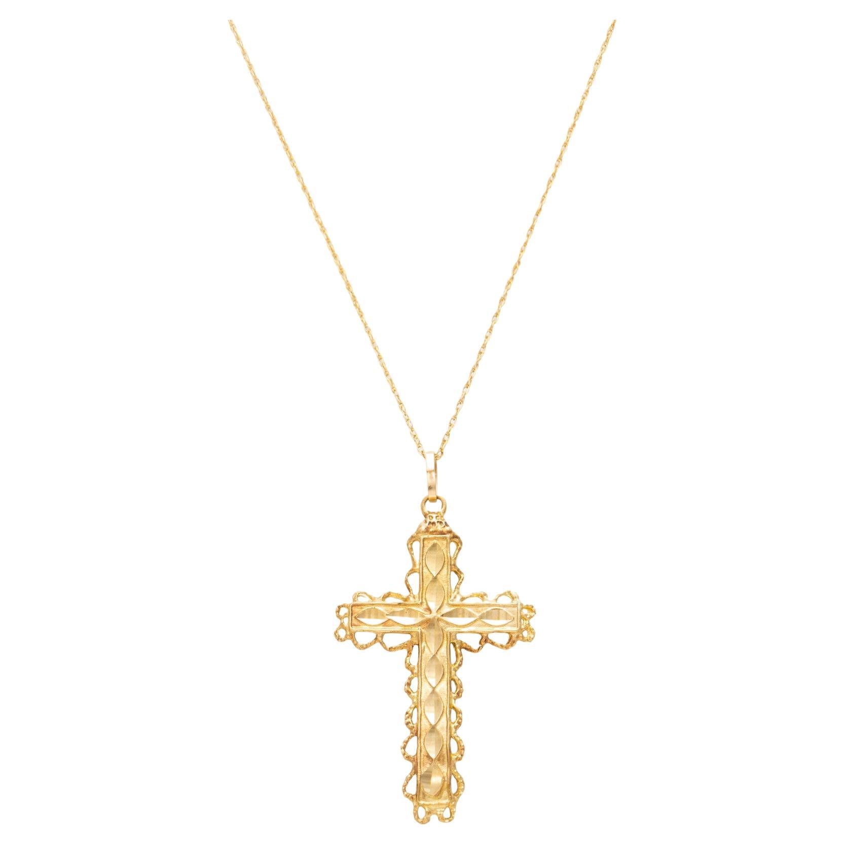 14K Gold Cross Necklace with Chain For Sale