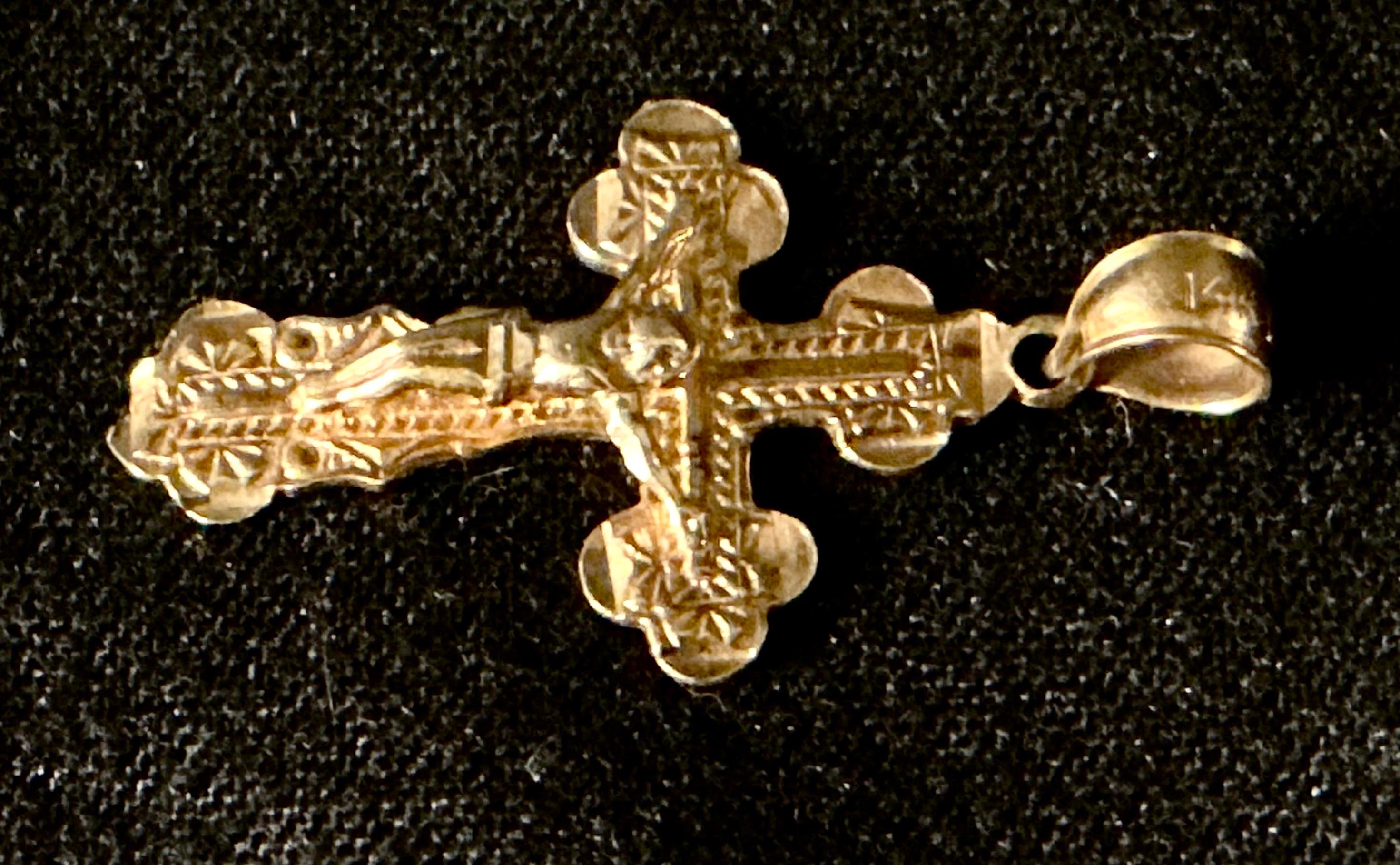 14K Gold Cross Pendant In Good Condition For Sale In Bradenton, FL