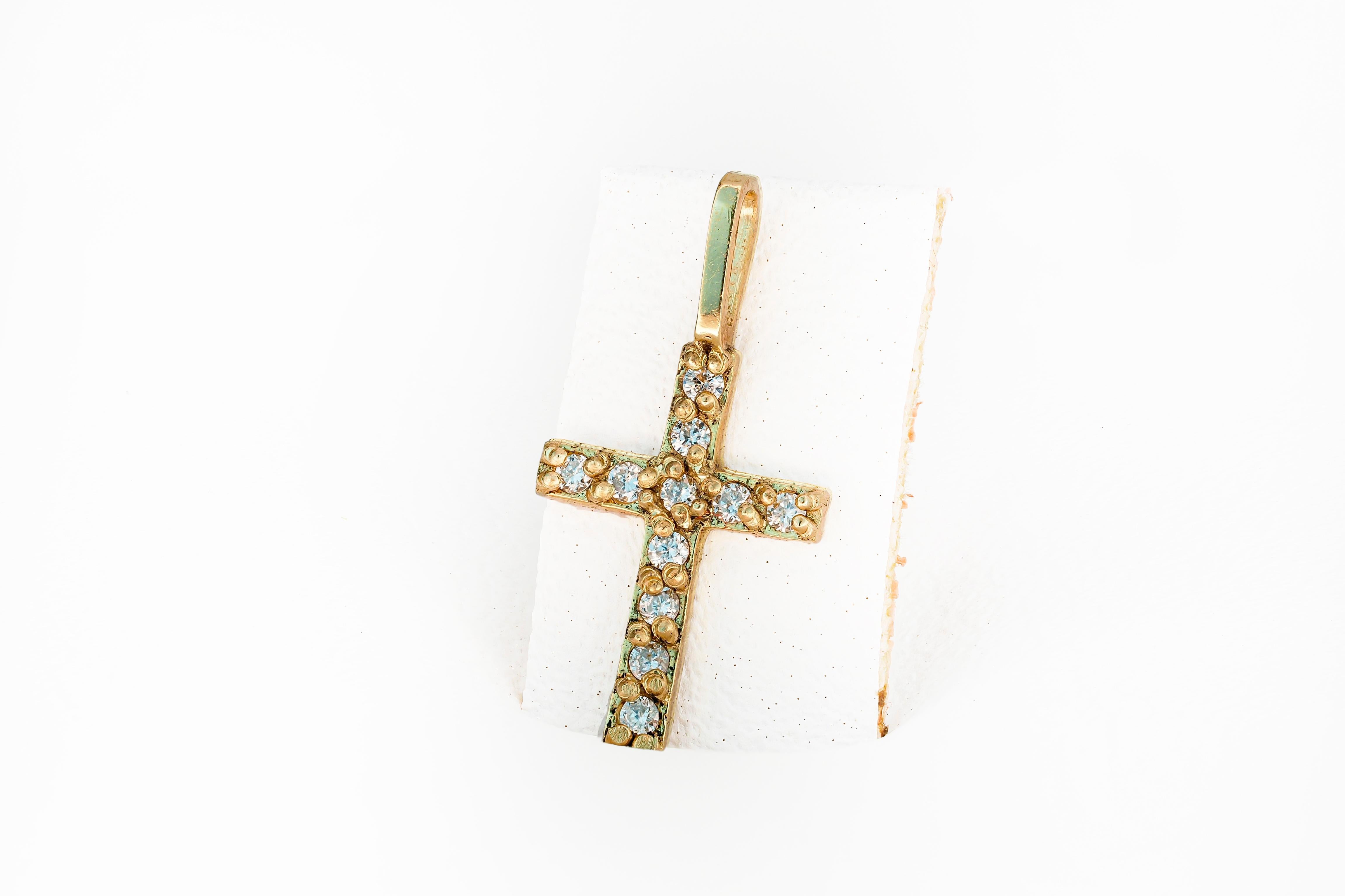 14k Gold cross pendant with diamonds In New Condition For Sale In Istanbul, TR