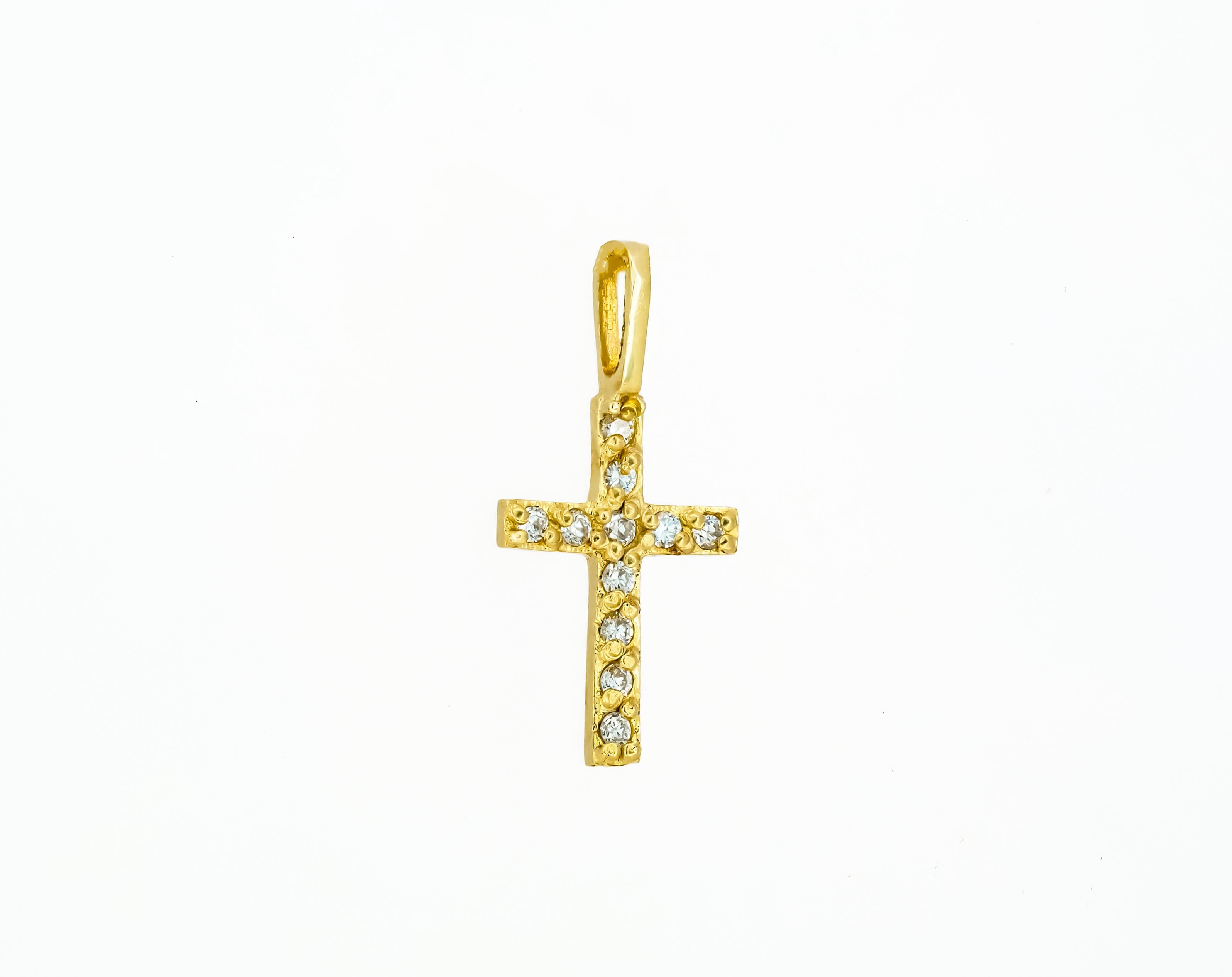 14k Gold cross pendant with diamonds For Sale 2