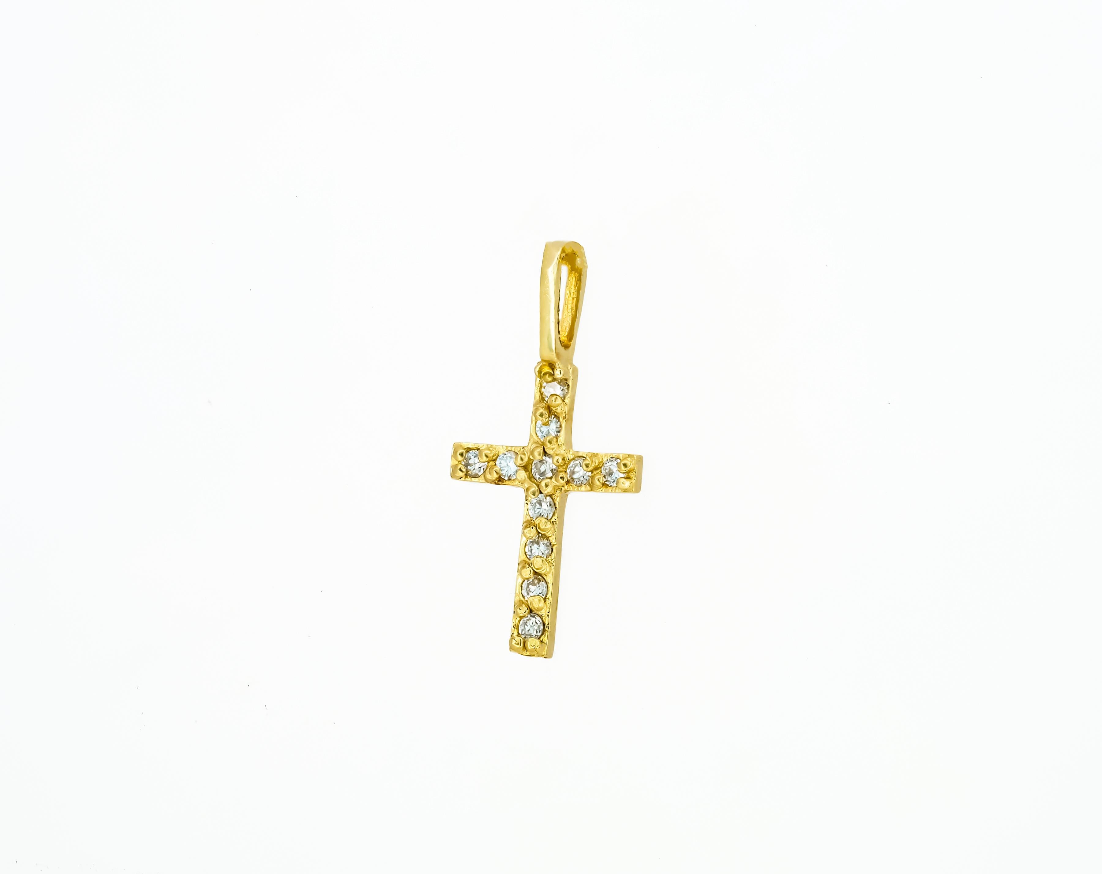 14k Gold cross pendant with diamonds For Sale 3