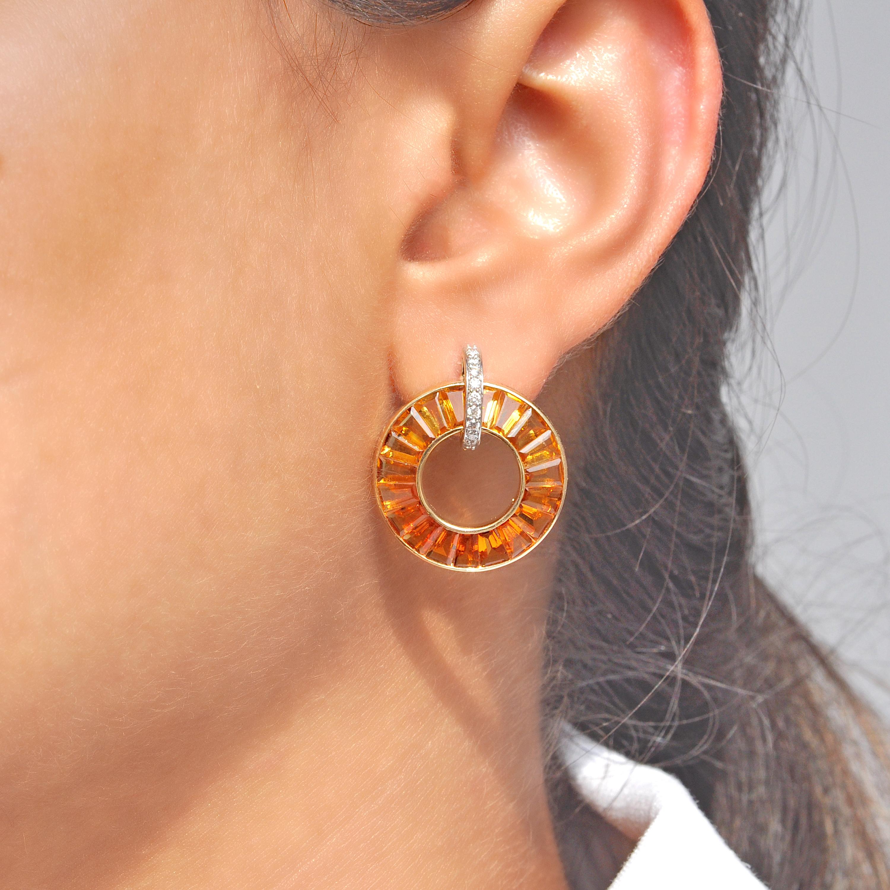 Contemporain Clous d'oreilles en or 14 carats, avec citrine, baguettes et diamants, taillés sur mesure en vente