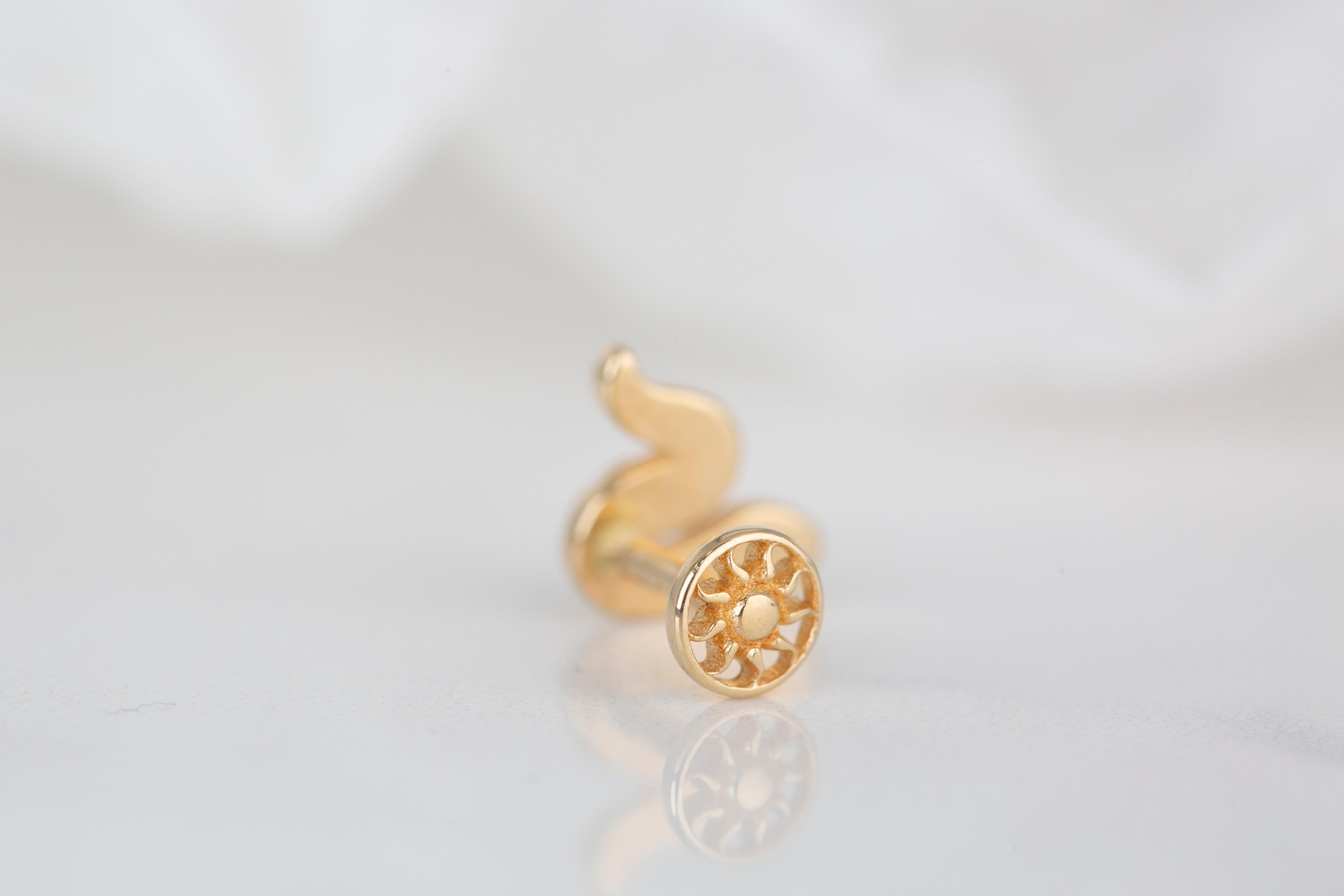 Women's 14K Gold Cute Serpent Piercing, Bold Snake Gold Stud Earring For Sale
