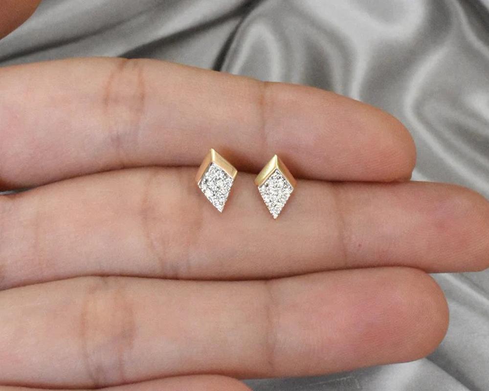 14k Gold Dainty Diamond Cluster Stud Earrings Arrow Diamond Studs For Sale 1