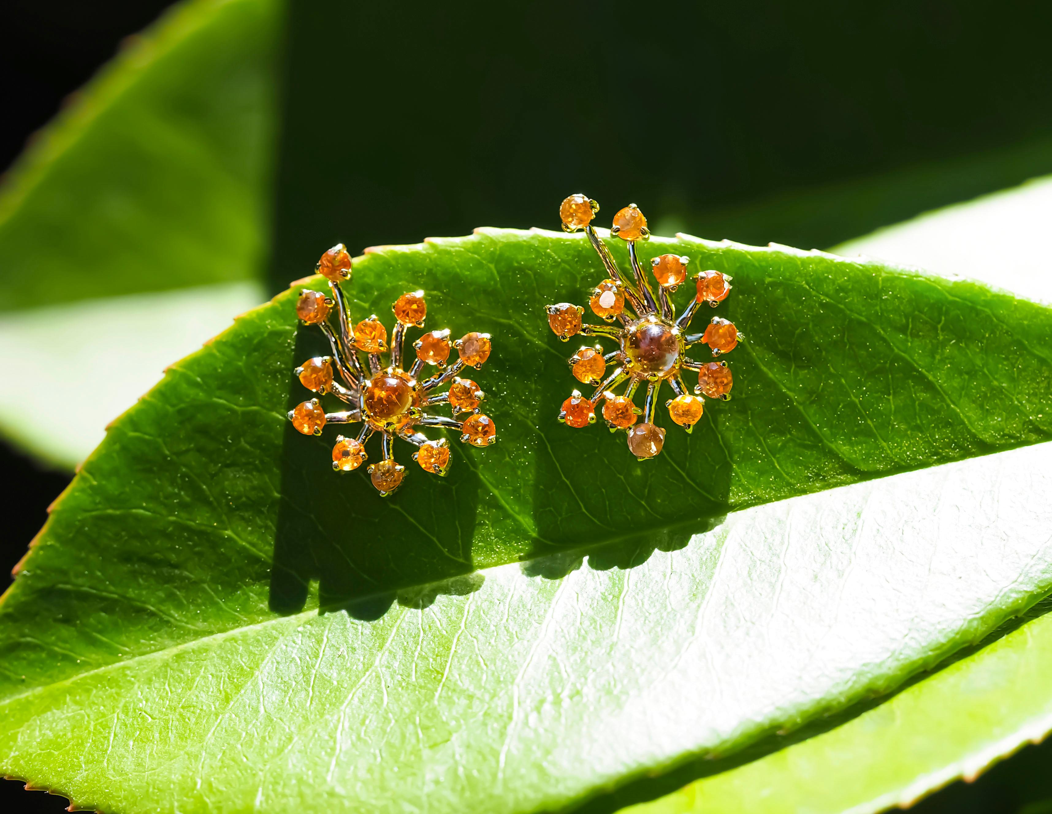 Women's or Men's 14k Gold Dandelion Flower Earrings Studs, Yellow Sapphire Flower Earrings For Sale