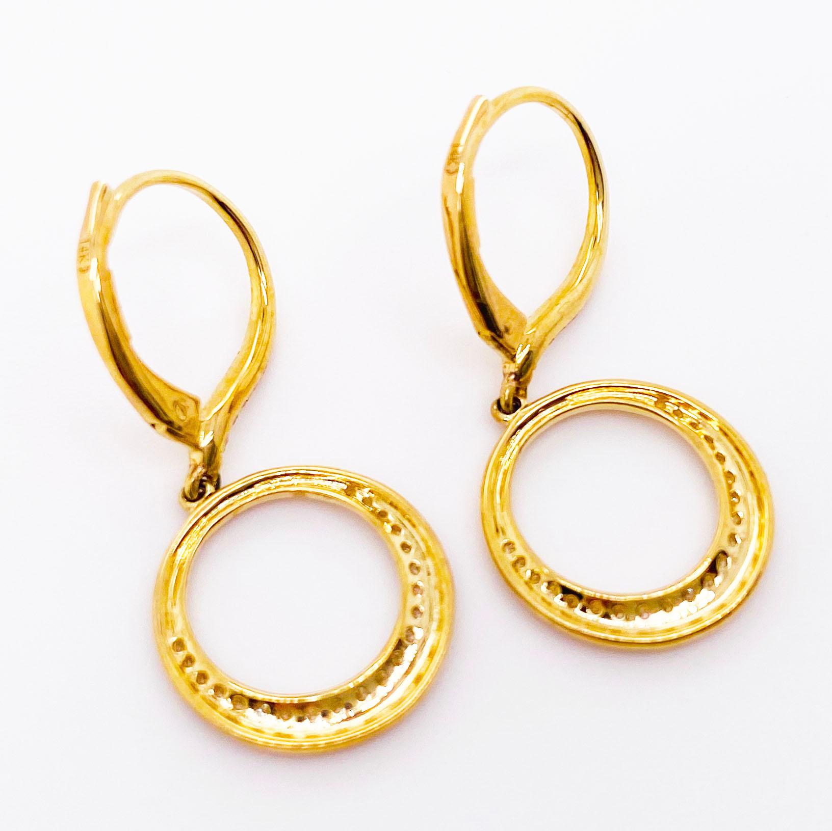 Offene Kreisohrringe aus 14 Karat Gold mit gebürstetem Diamant, Satin-Finish mit Diamanten (Rundschliff)