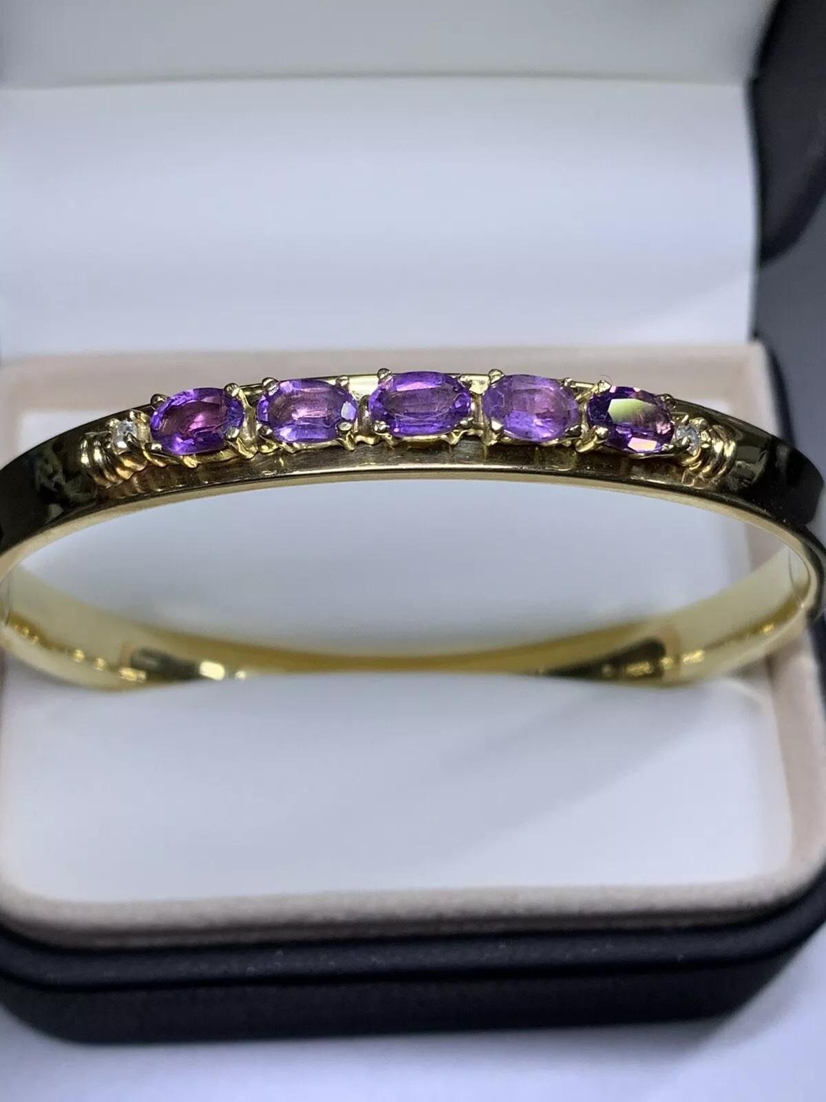 Antiker Armreif aus 14 Karat Gold mit Diamanten und Amethysten im Vintage-Stil aus Gelbgold. für Damen oder Herren im Angebot