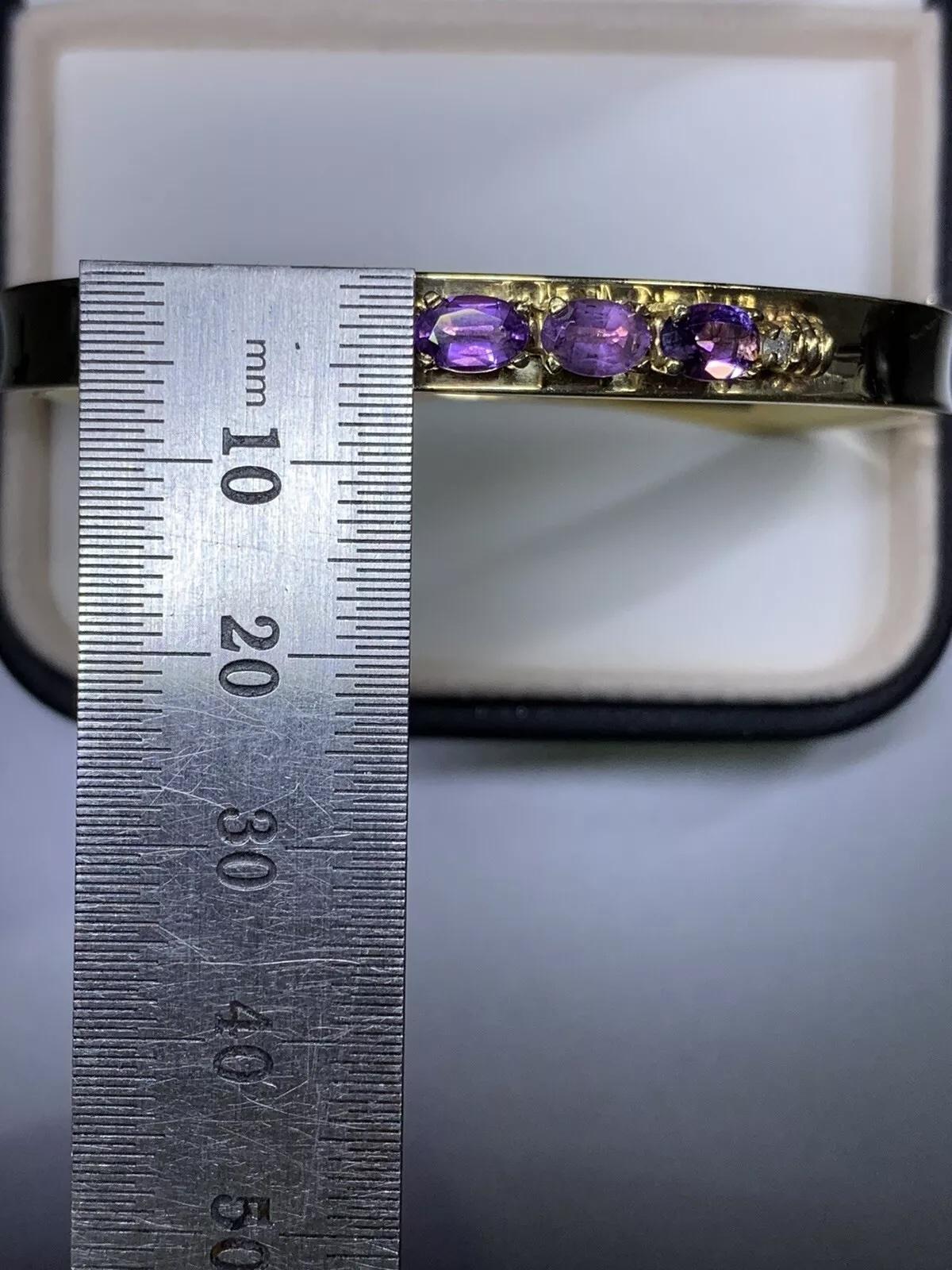 Antiker Armreif aus 14 Karat Gold mit Diamanten und Amethysten im Vintage-Stil aus Gelbgold. im Angebot 2