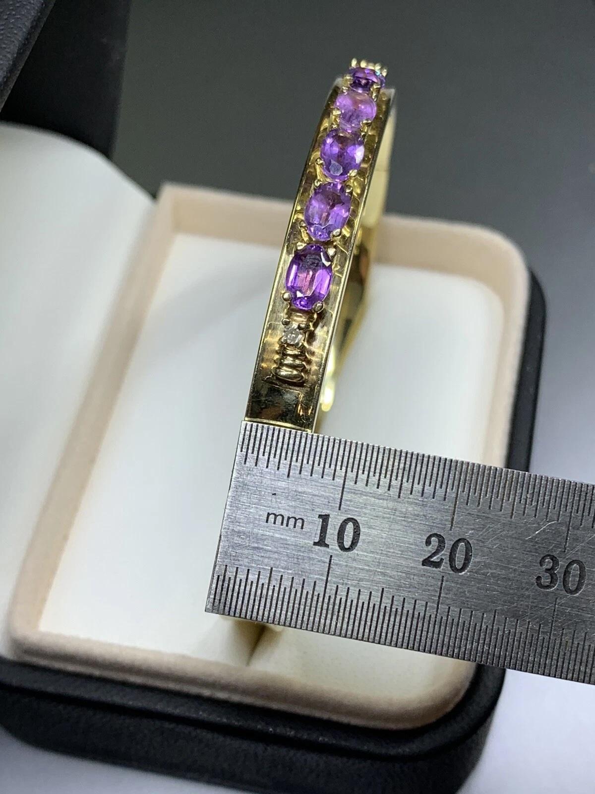 Antiker Armreif aus 14 Karat Gold mit Diamanten und Amethysten im Vintage-Stil aus Gelbgold. im Angebot 4