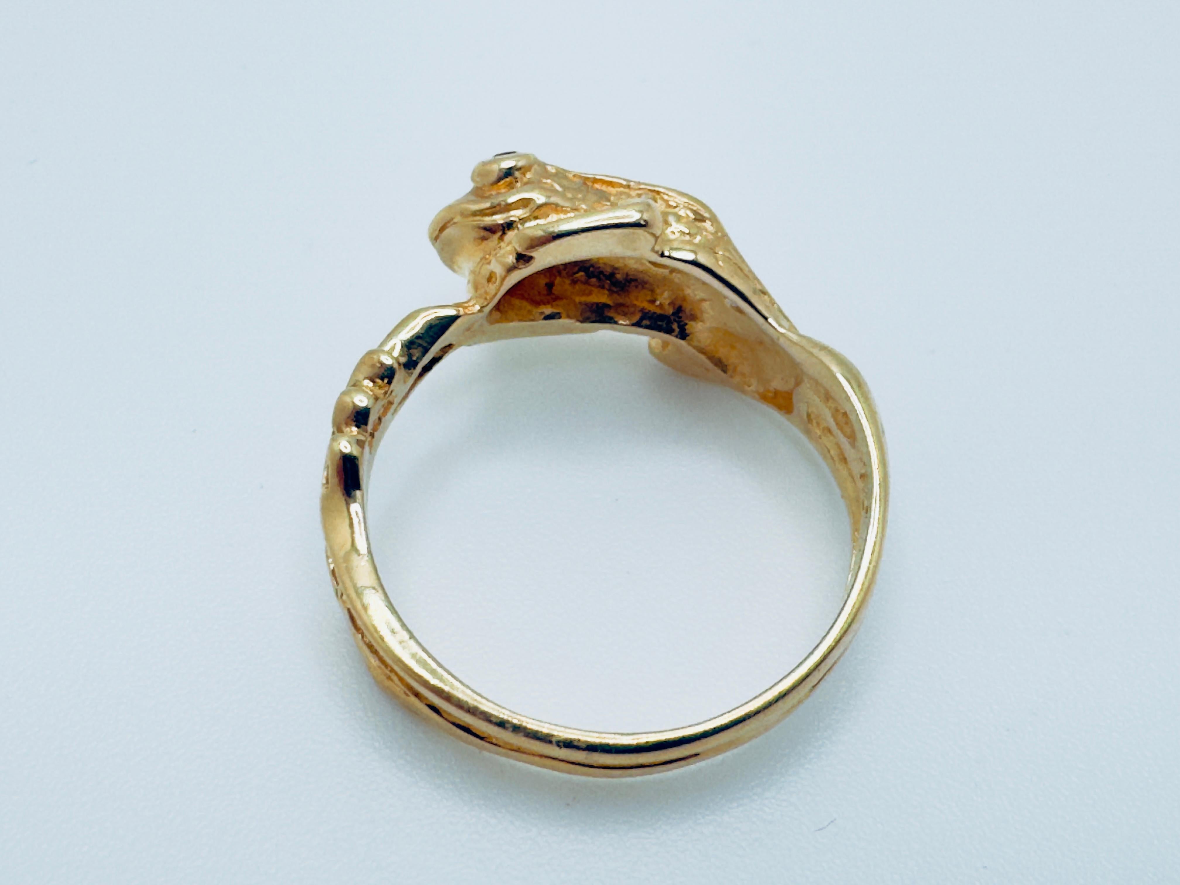 Round Cut 14K Gold Diamond and Ruby Frog Ring For Sale