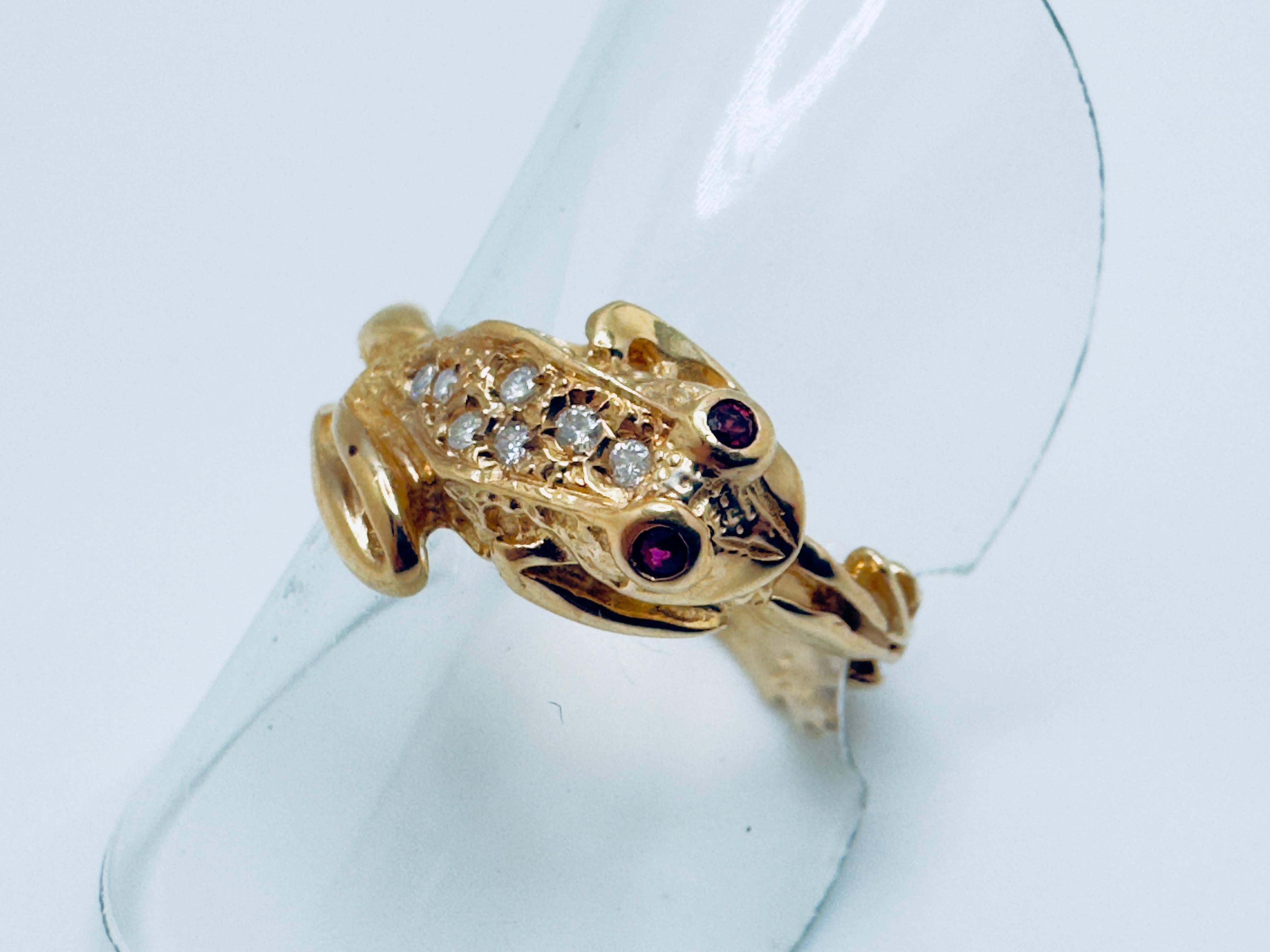 14K Gold Diamond and Ruby Frog Ring For Sale 1