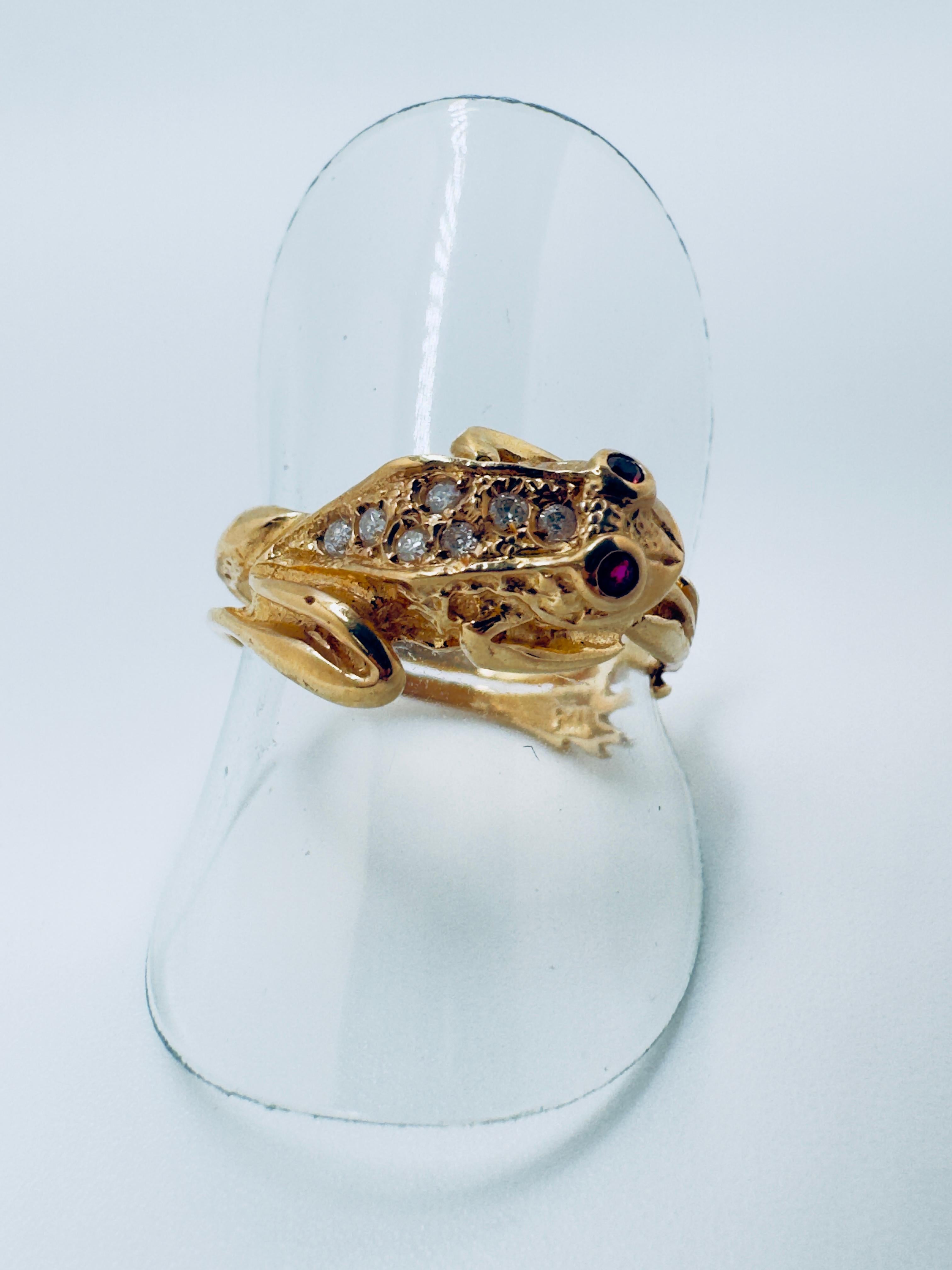 14K Gold Diamond and Ruby Frog Ring For Sale 2