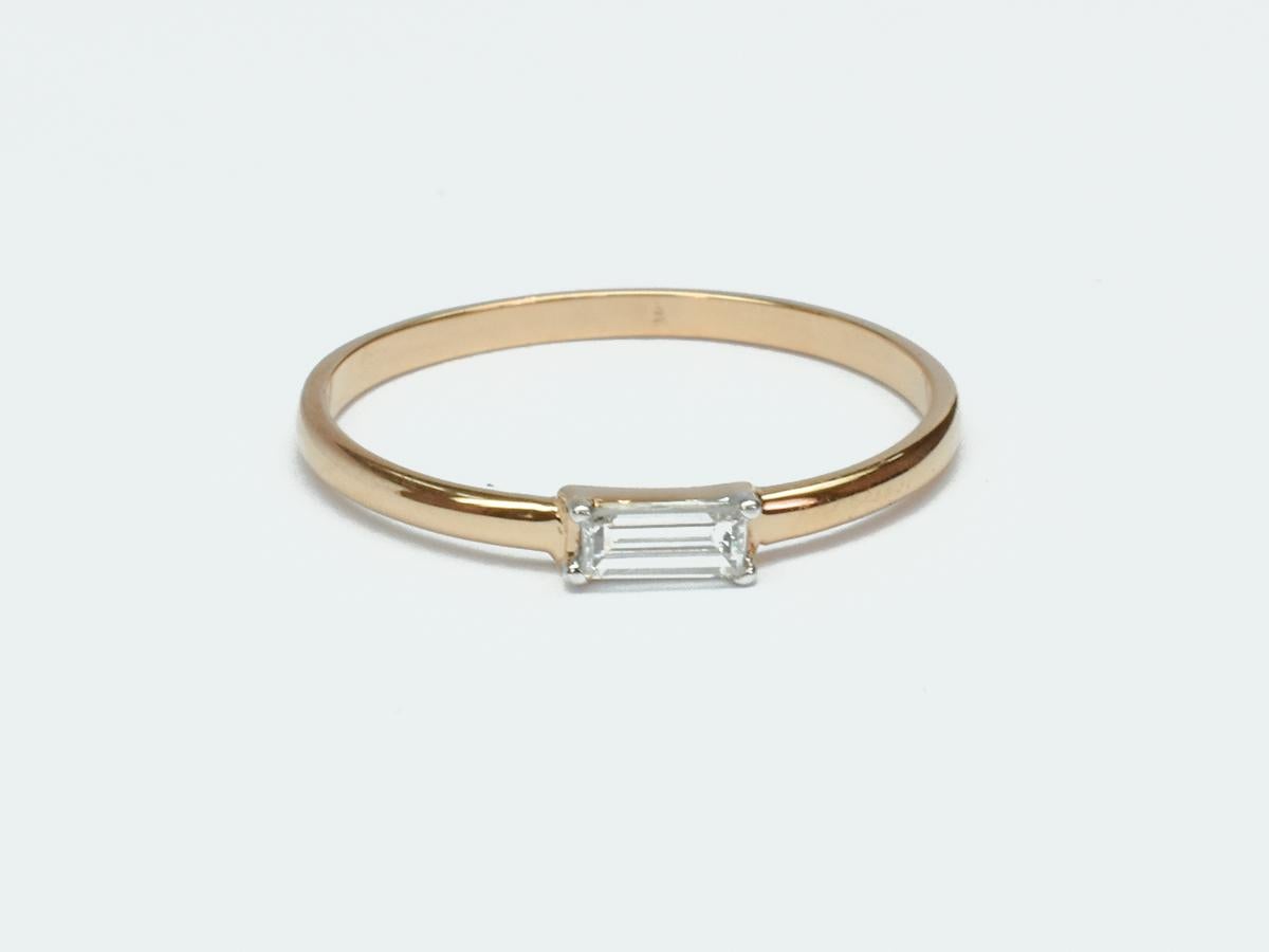 Im Angebot: Verlobungsring aus 14 Karat Gold mit Diamant im Baguette-Schliff () 2