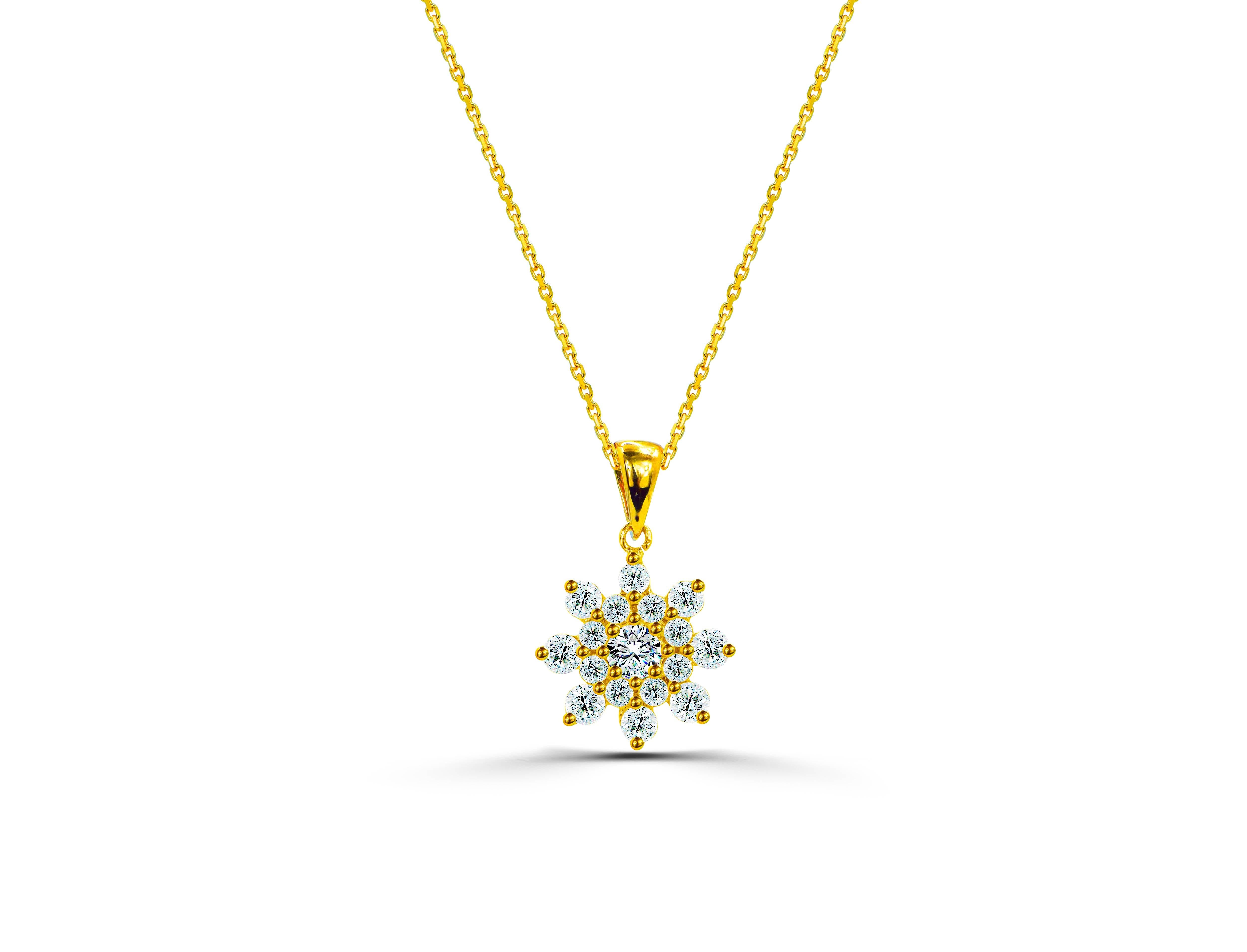 Round Cut 14k Gold Diamond Cluster Necklace Flower Cluster Necklace Minimalist Necklace For Sale