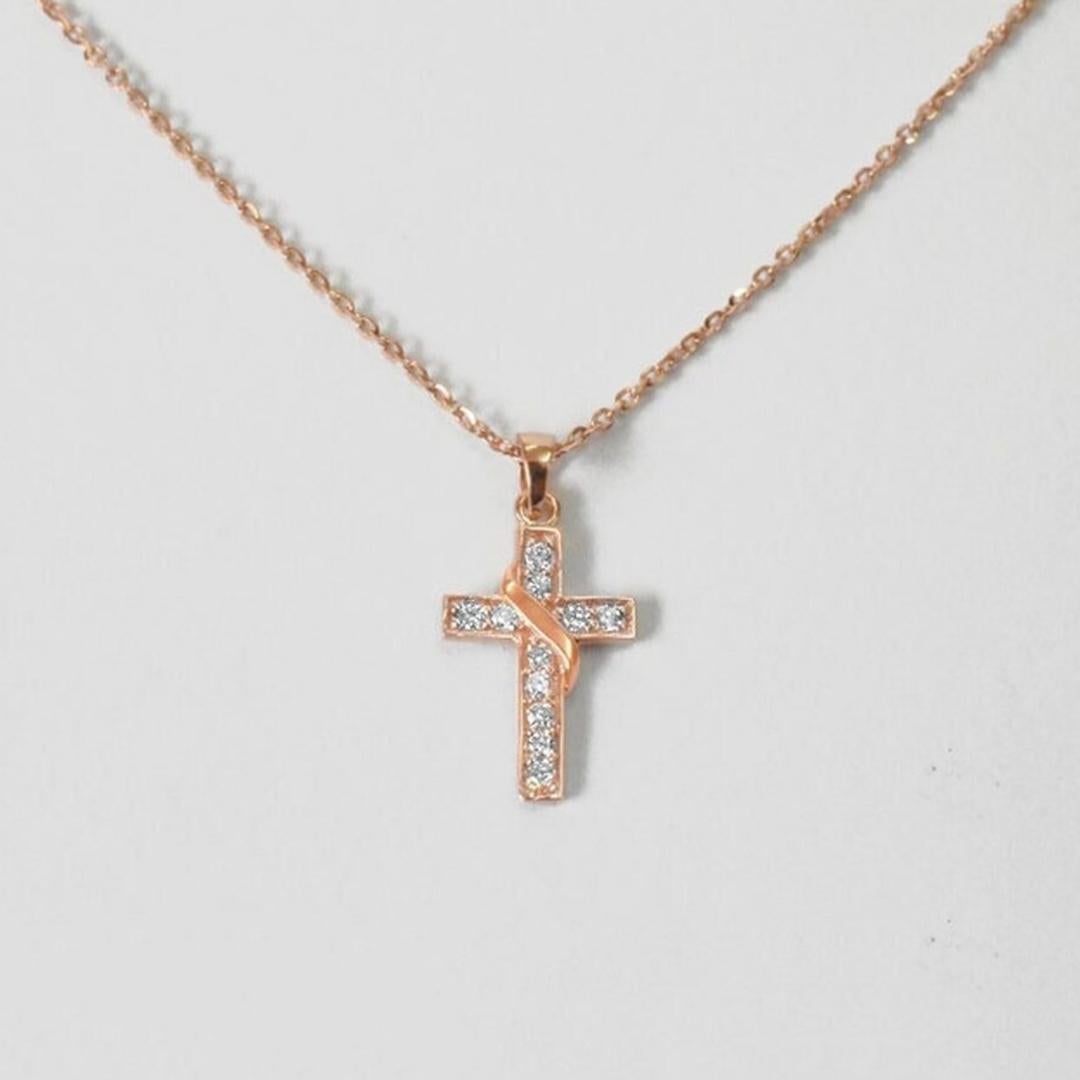 Taille ronde Pendentif baptêmefirmation en forme de croix en or 14 carats et diamants en vente
