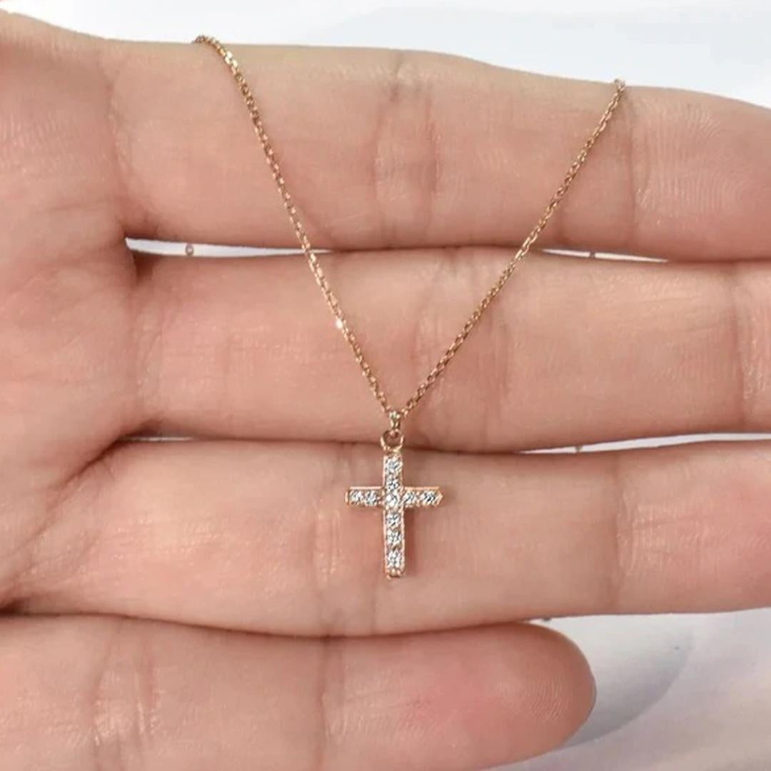 14k Gold Diamond Cross Necklace Cross Pendant Necklace In New Condition For Sale In Bangkok, TH
