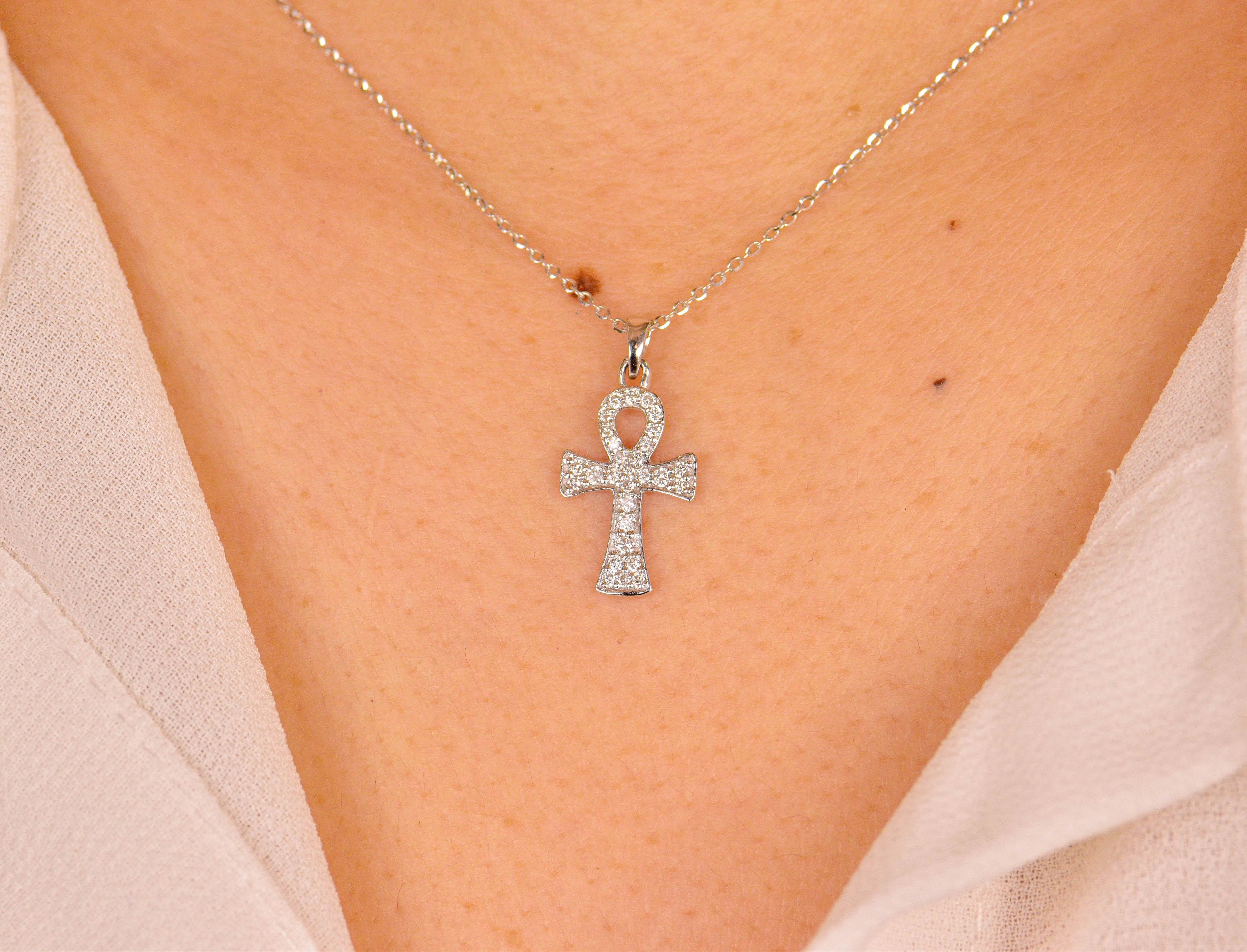 14k Gold Diamant-Kreuz-Halskette Minimalistische Halskette Spiritual Jewelry im Angebot 8
