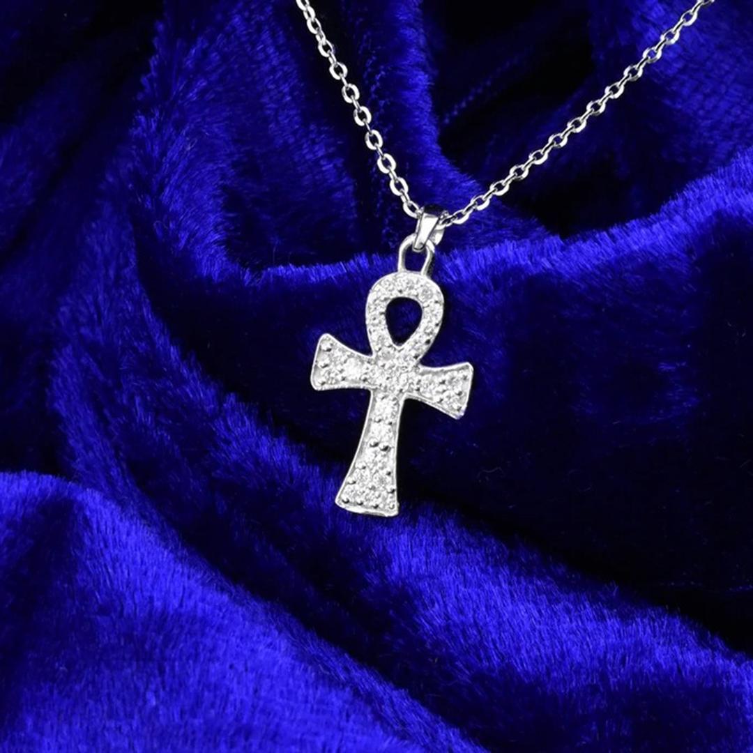 14k Gold Diamant-Kreuz-Halskette Minimalistische Halskette Spiritual Jewelry im Angebot 1