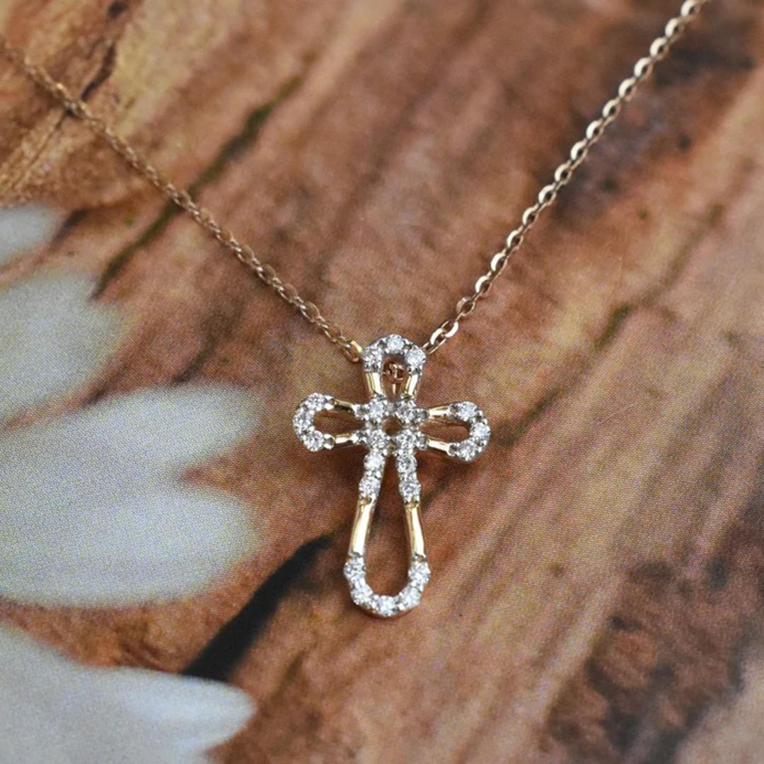 14K Gold Diamond Cross Necklace Religious Diamond Necklace In New Condition For Sale In Bangkok, TH