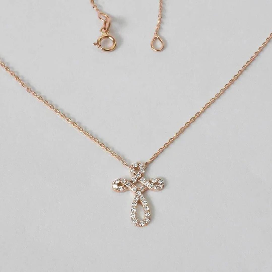 Collier croix superposé en or 14 carats et diamants, collier unique Neuf - En vente à Bangkok, TH