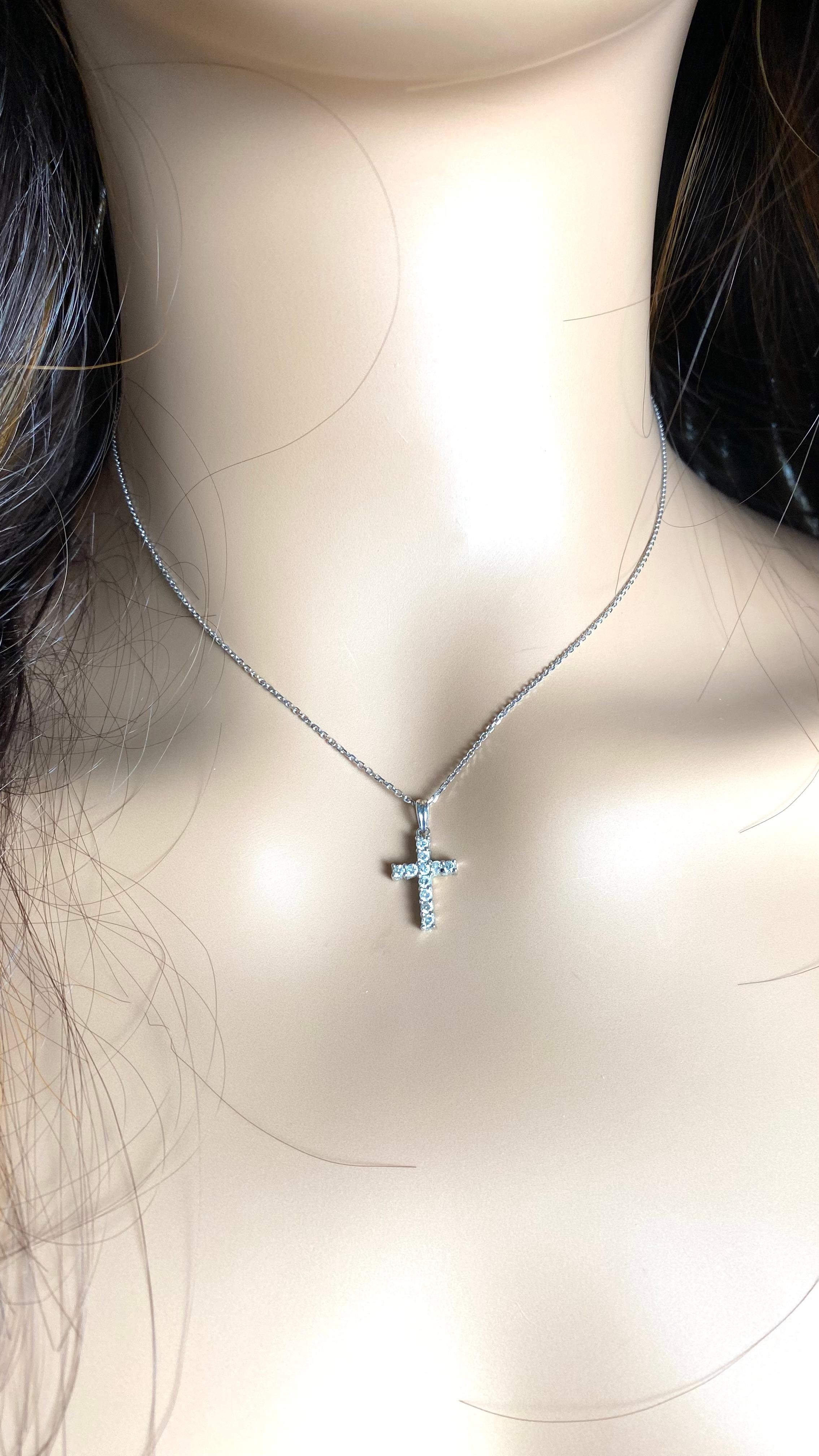 14k Gold Diamond Cross Pendant Necklace 3