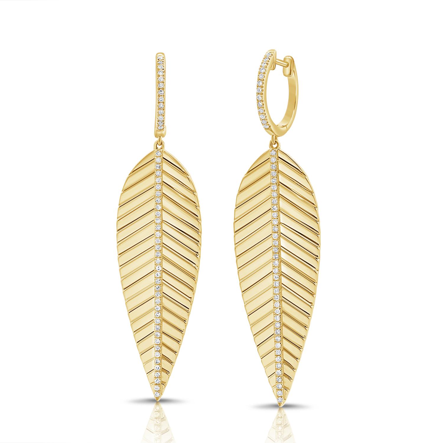 14K GOLD DIAMOND FEATHER DANGLE EARRINGS

- Diamond Weight: 0.32 ct.
-Diamond Count: 100
-Gold Weight: 10.76 grams (approx.)
-Earring Length: 2 inches

This piece is perfect for everyday wear and makes the perfect Gift! 

We certify that this is an