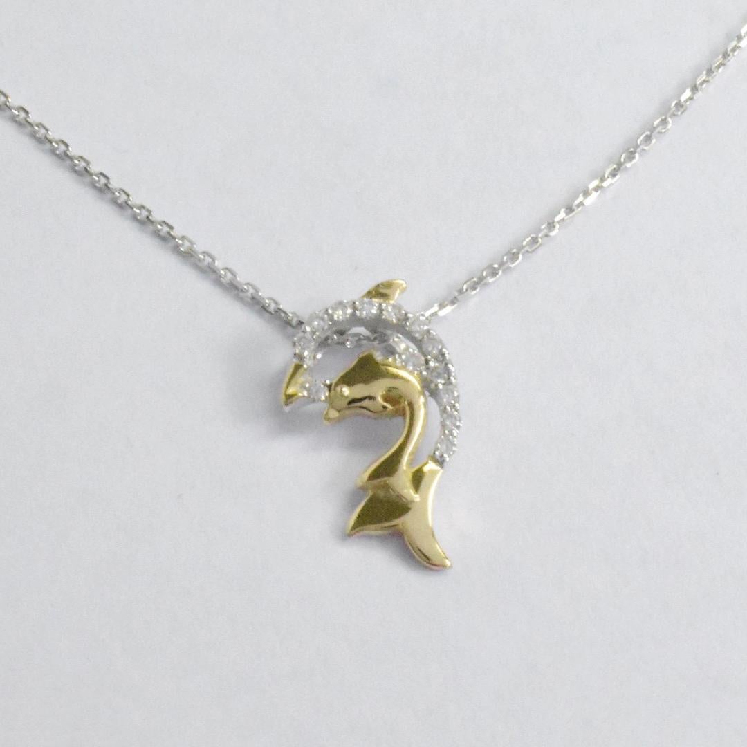 14k Gold Two-Tone Diamond Fish Necklace Ocean Dolphin Charm Pendant In New Condition For Sale In Bangkok, TH