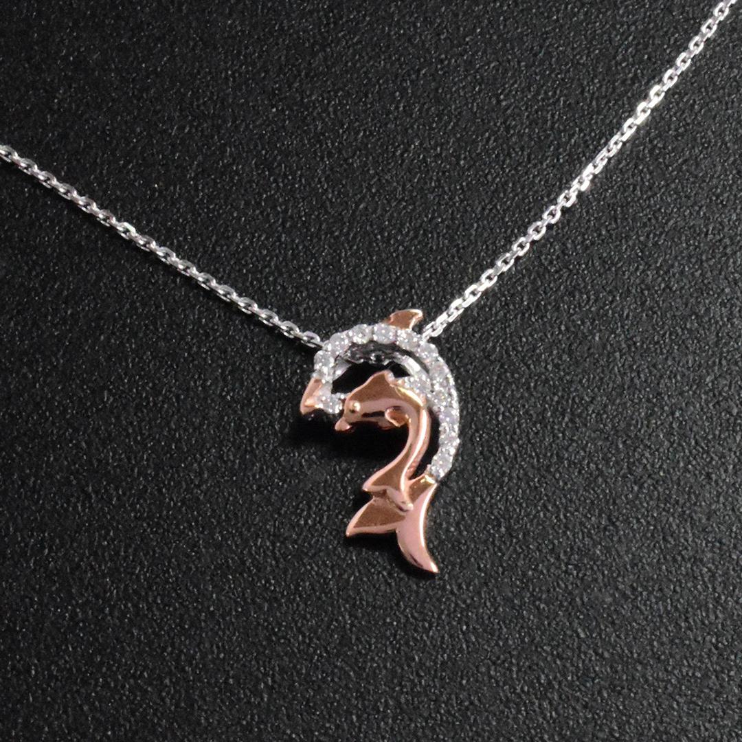 14k Gold Two-Tone Diamond Fish Necklace Ocean Dolphin Charm Pendant For Sale 2