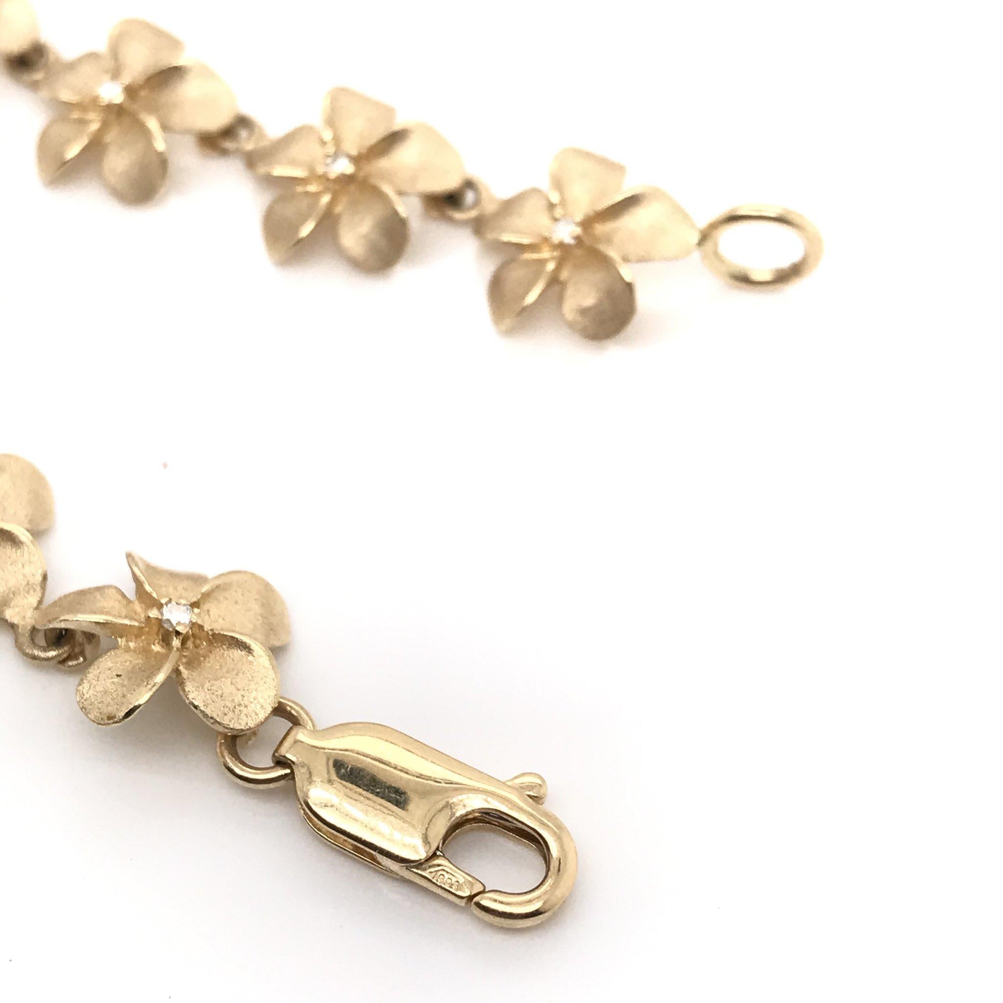 14 Karat Gold Diamond Flower Chain Necklace 1