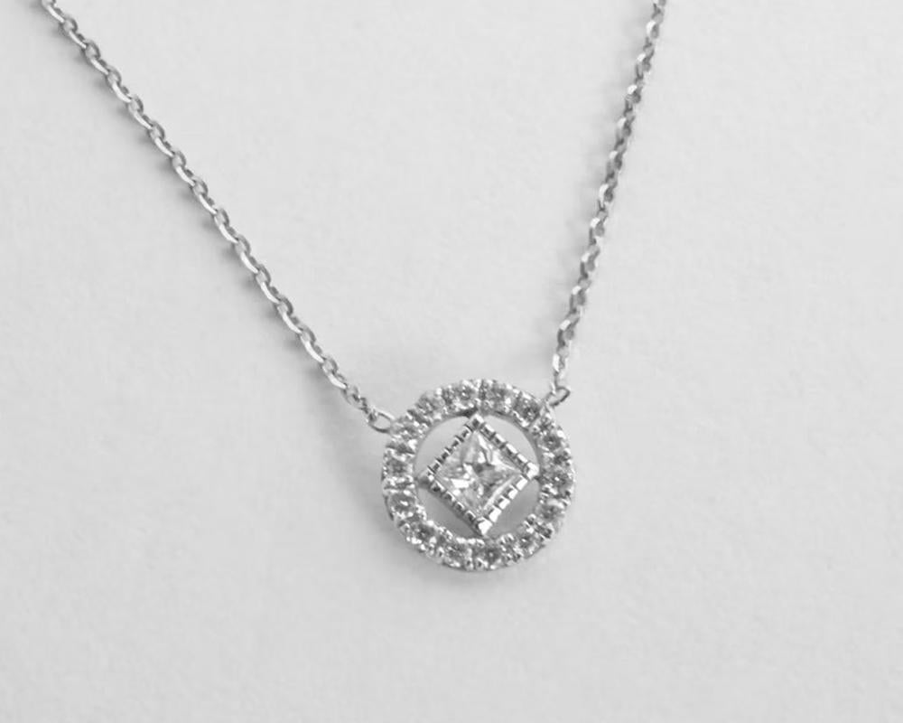 14k Gold Diamant-Halo-Halskette mit Prinzessinnenschliff-Diamant-Anhänger (Moderne) im Angebot